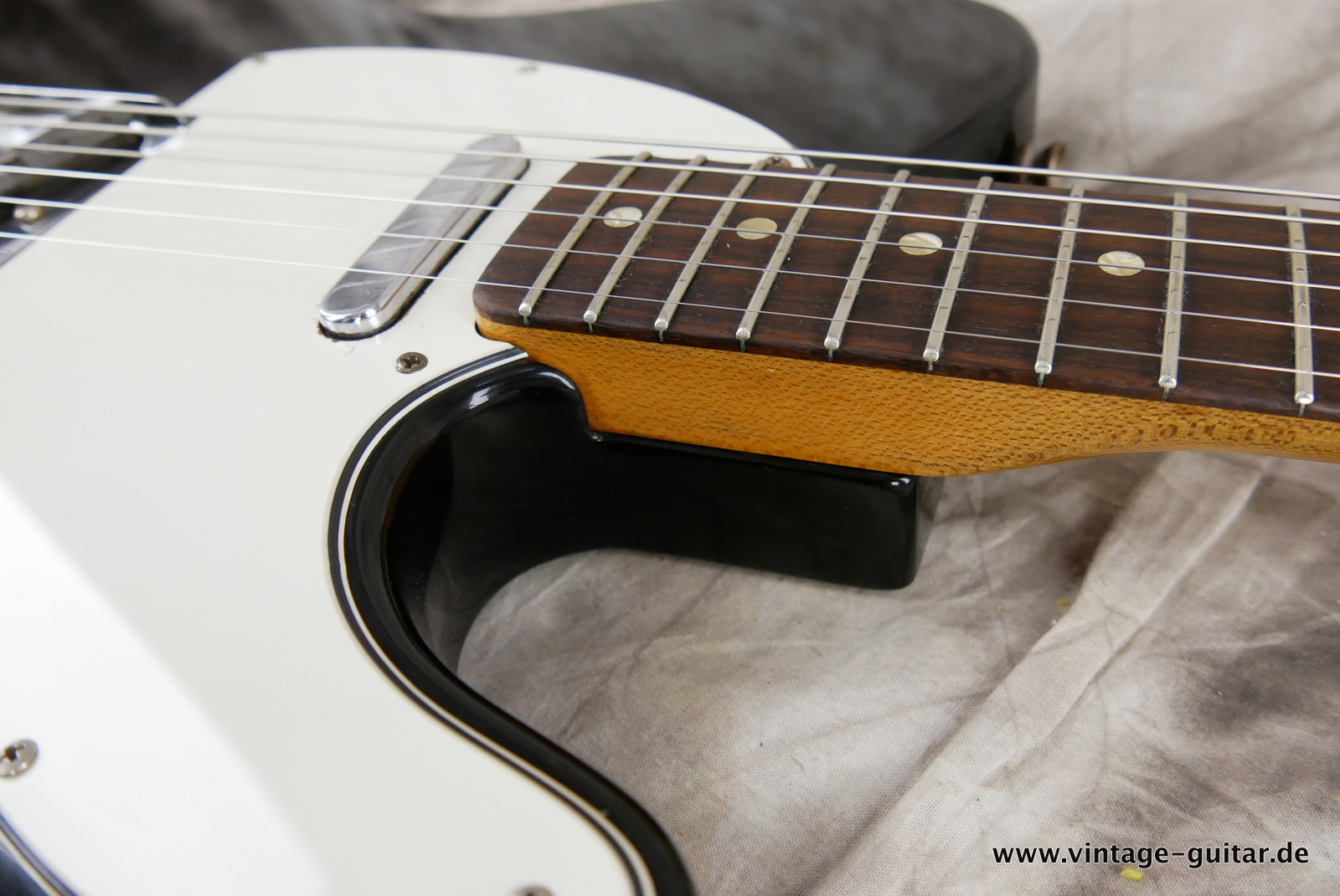 Fender-Telecaster-1967-black-016.JPG