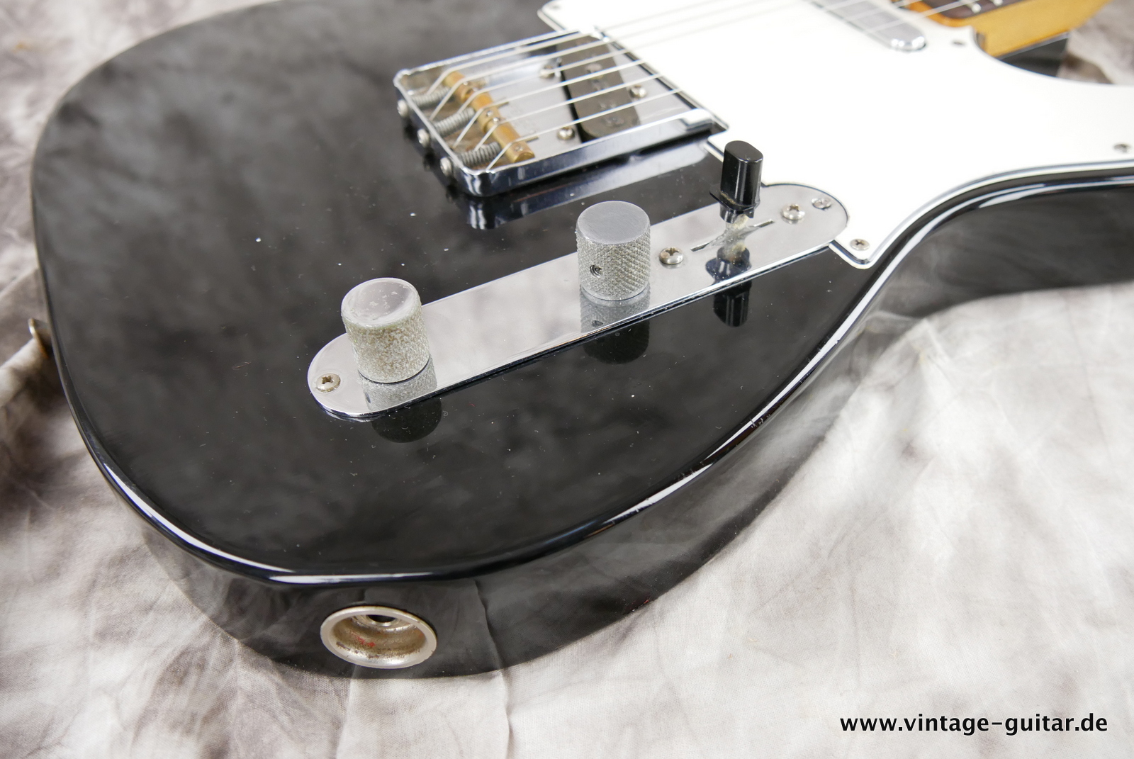 Fender-Telecaster-1967-black-019.JPG