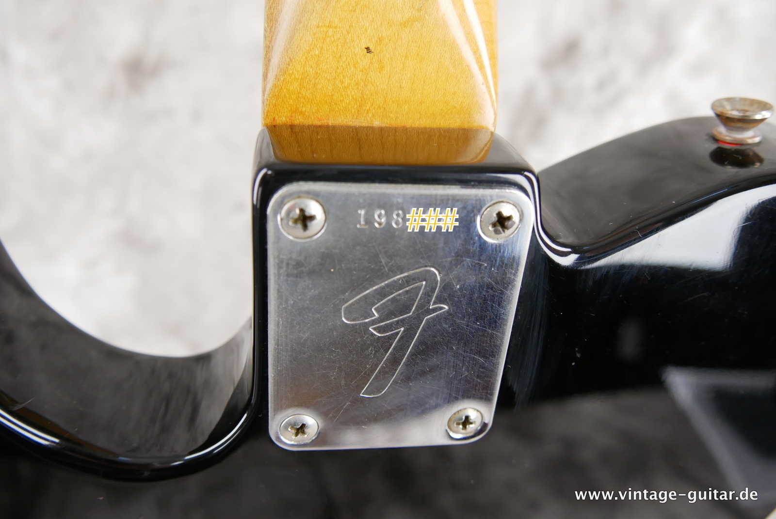 Fender-Telecaster-1967-black-020.JPG