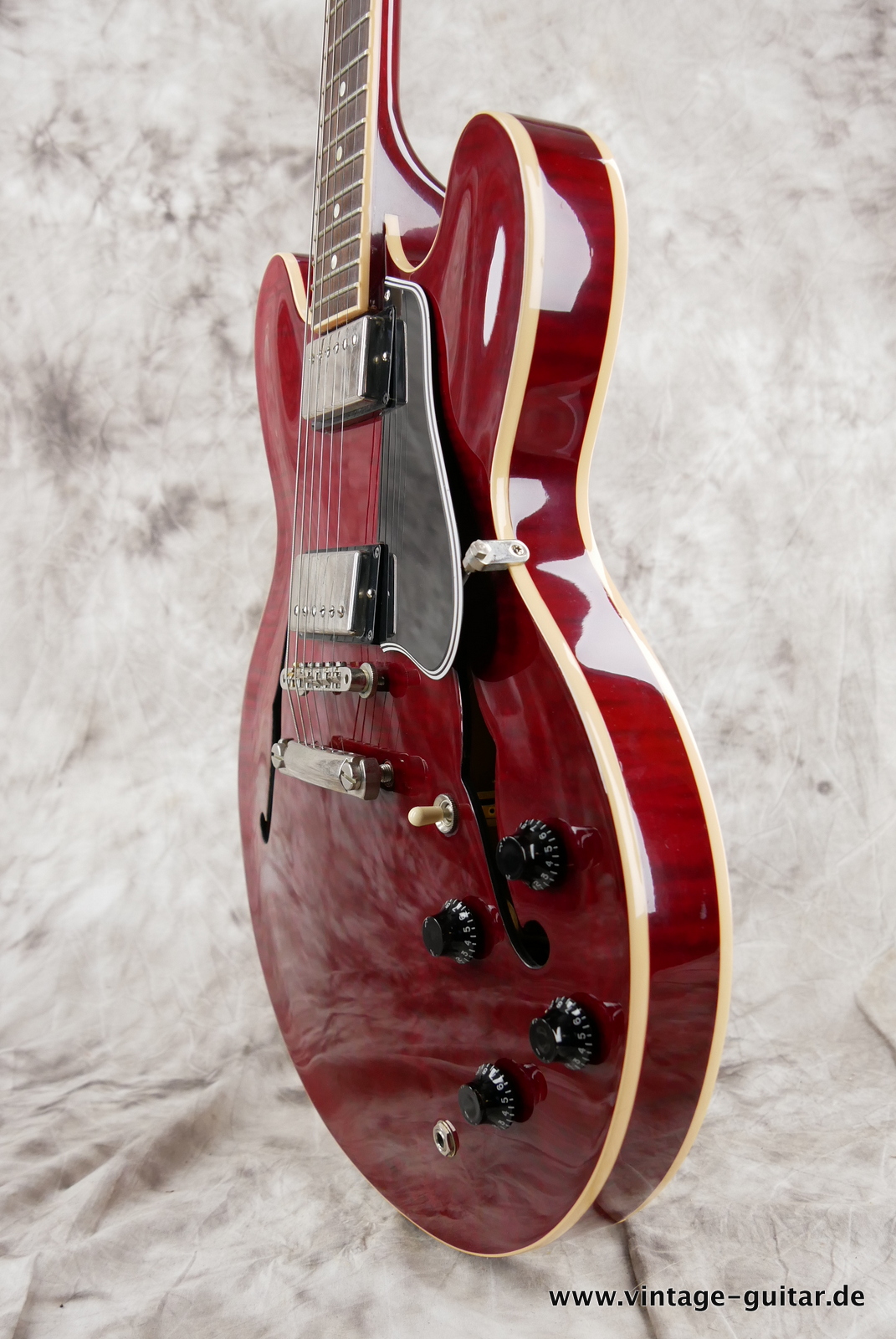 Gibson_es_335_TD_dot_reissue_red_flame_maple_body_2005-010.JPG