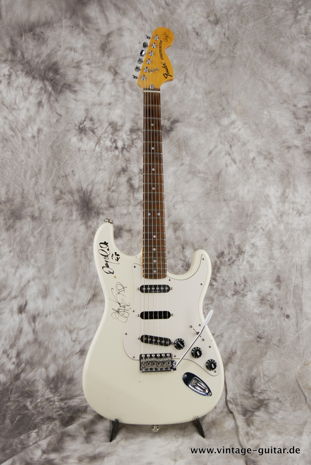 Fender_Strat_Stratocaster_Ritchie_Blackmore_ST-72RB_madeinjapan_1997_olympic_white_singed_scalloped_fretboard-001.JPG