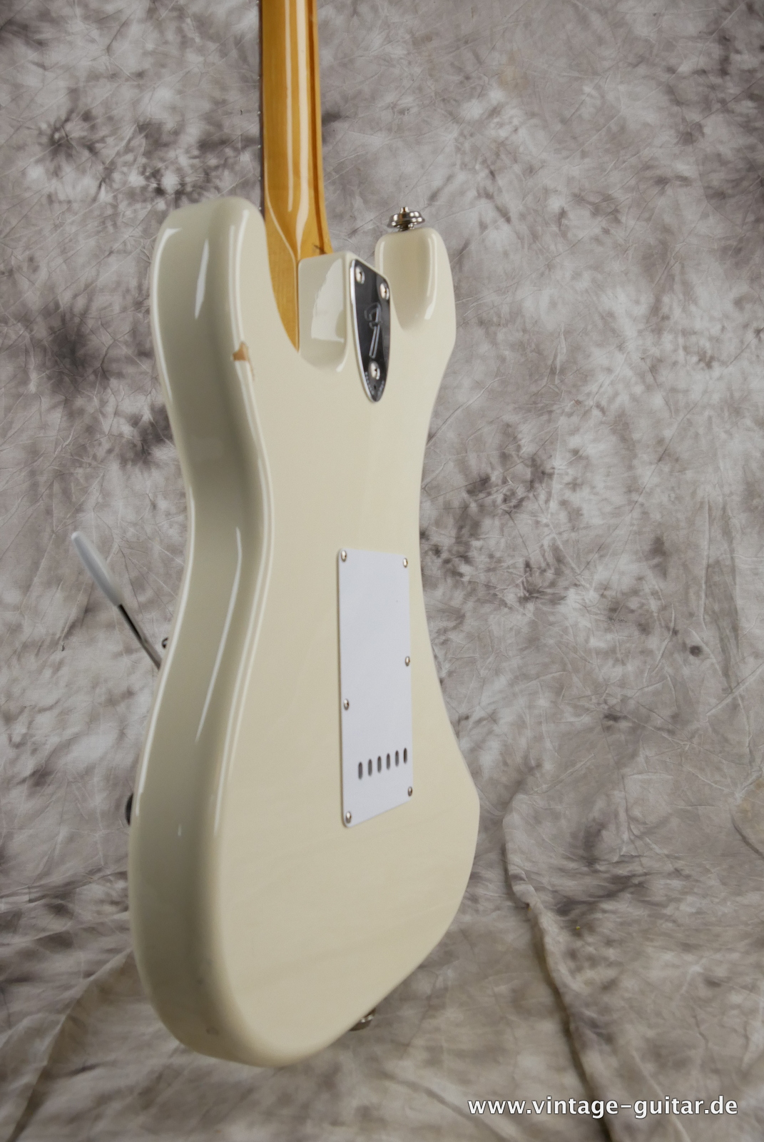 Fender_Strat_Stratocaster_Ritchie_Blackmore_ST-72RB_madeinjapan_1997_olympic_white_singed_scalloped_fretboard-007.JPG