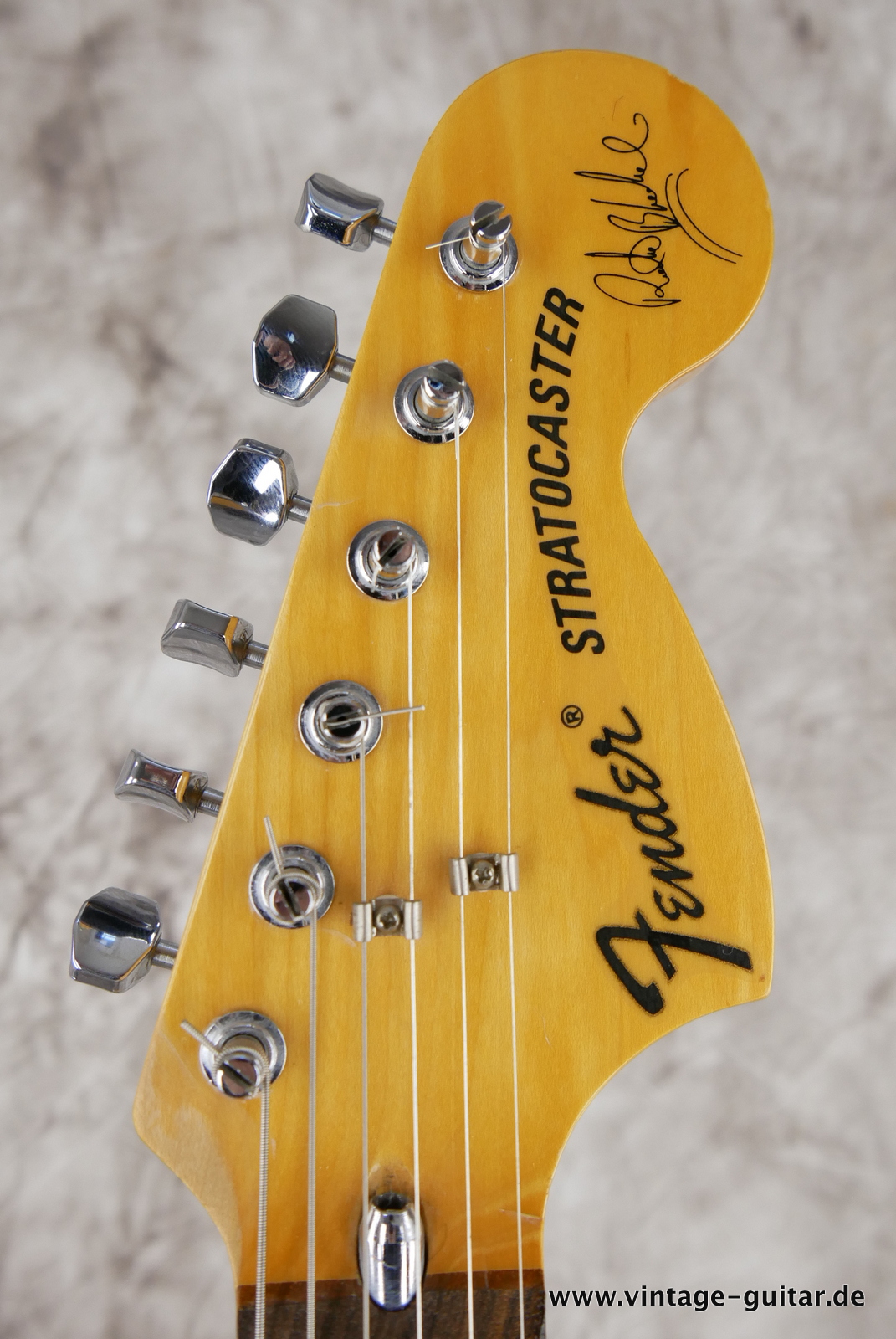 Fender_Strat_Stratocaster_Ritchie_Blackmore_ST-72RB_madeinjapan_1997_olympic_white_singed_scalloped_fretboard-009.JPG