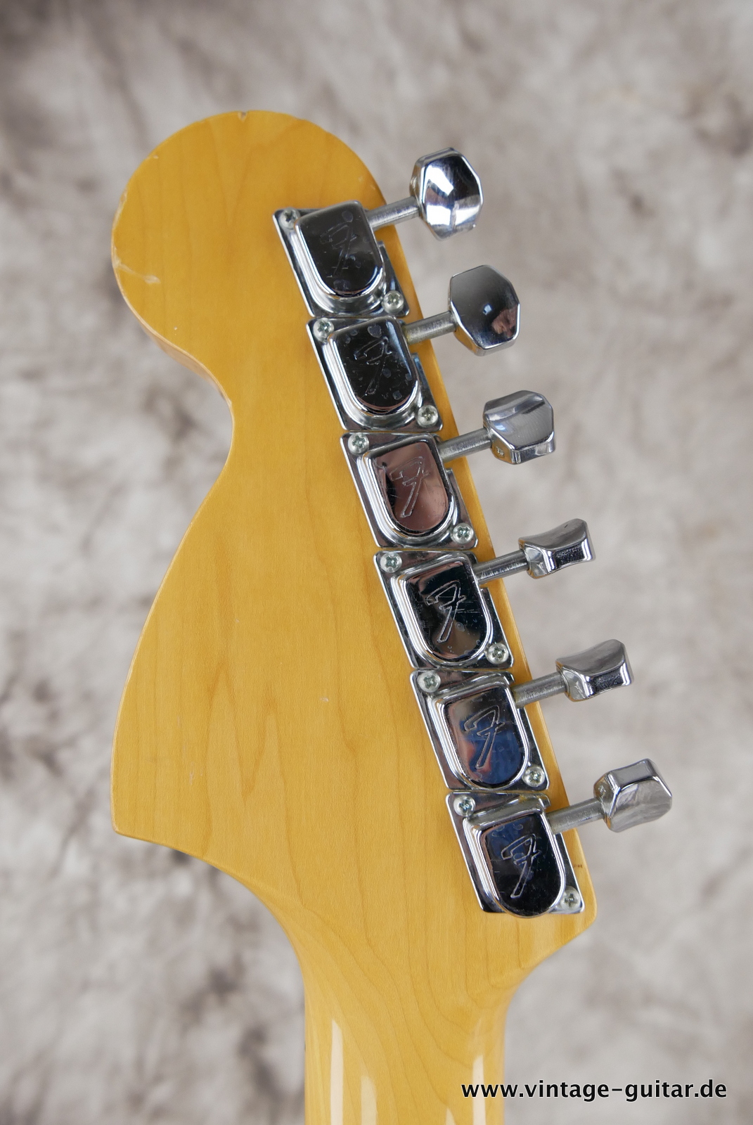 Fender_Strat_Stratocaster_Ritchie_Blackmore_ST-72RB_madeinjapan_1997_olympic_white_singed_scalloped_fretboard-010.JPG