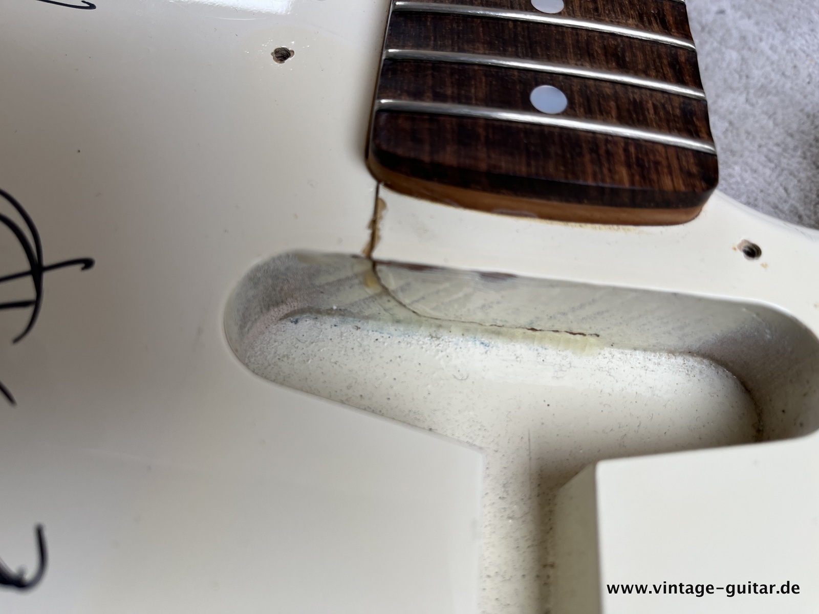 Fender_Strat_Stratocaster_Ritchie_Blackmore_ST-72RB_madeinjapan_1997_olympic_white_singed_scalloped_fretboard-018.jpg