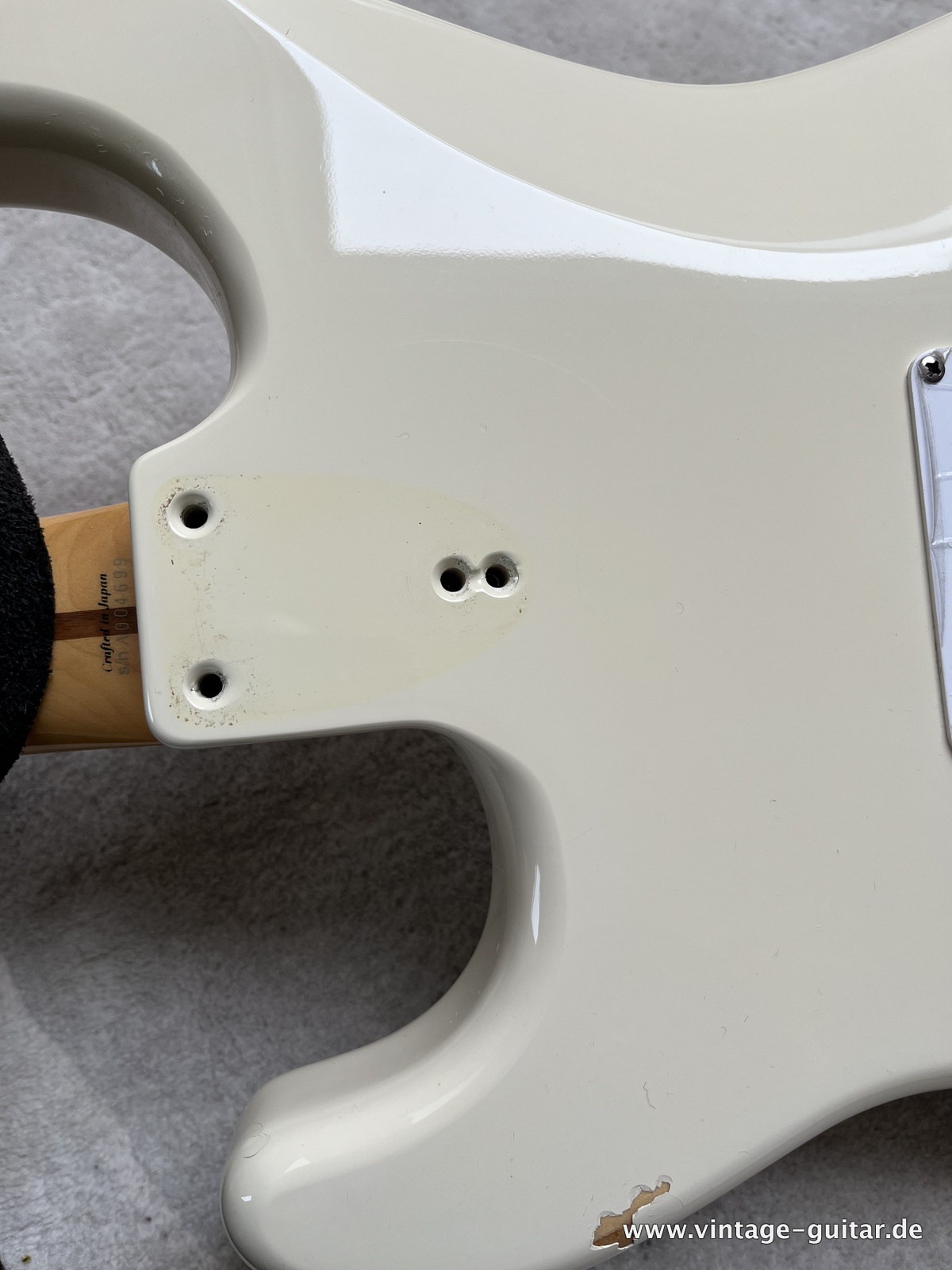 Fender_Strat_Stratocaster_Ritchie_Blackmore_ST-72RB_madeinjapan_1997_olympic_white_singed_scalloped_fretboard-022.jpg