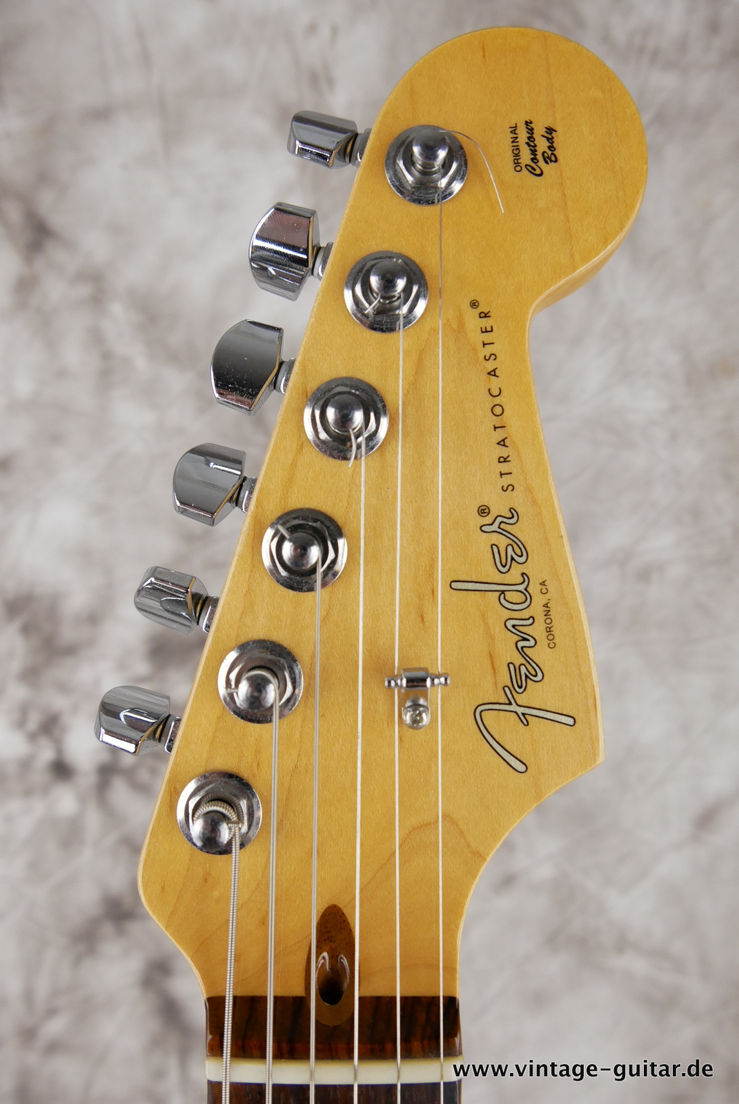 Fender-Stratocaster-American-Pro-I-2017-sienna-sunburst-005.JPG