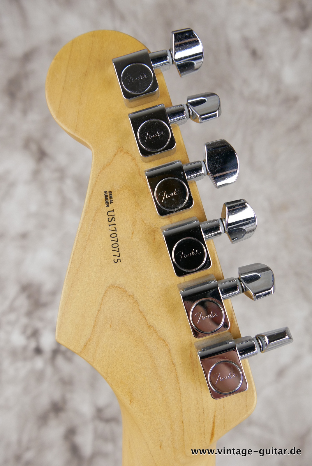 Fender-Stratocaster-American-Pro-I-2017-sienna-sunburst-006.JPG