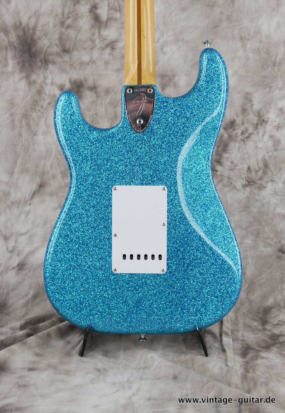 Fender-Stratocaster-1974c-blue-sparkle-004.JPG