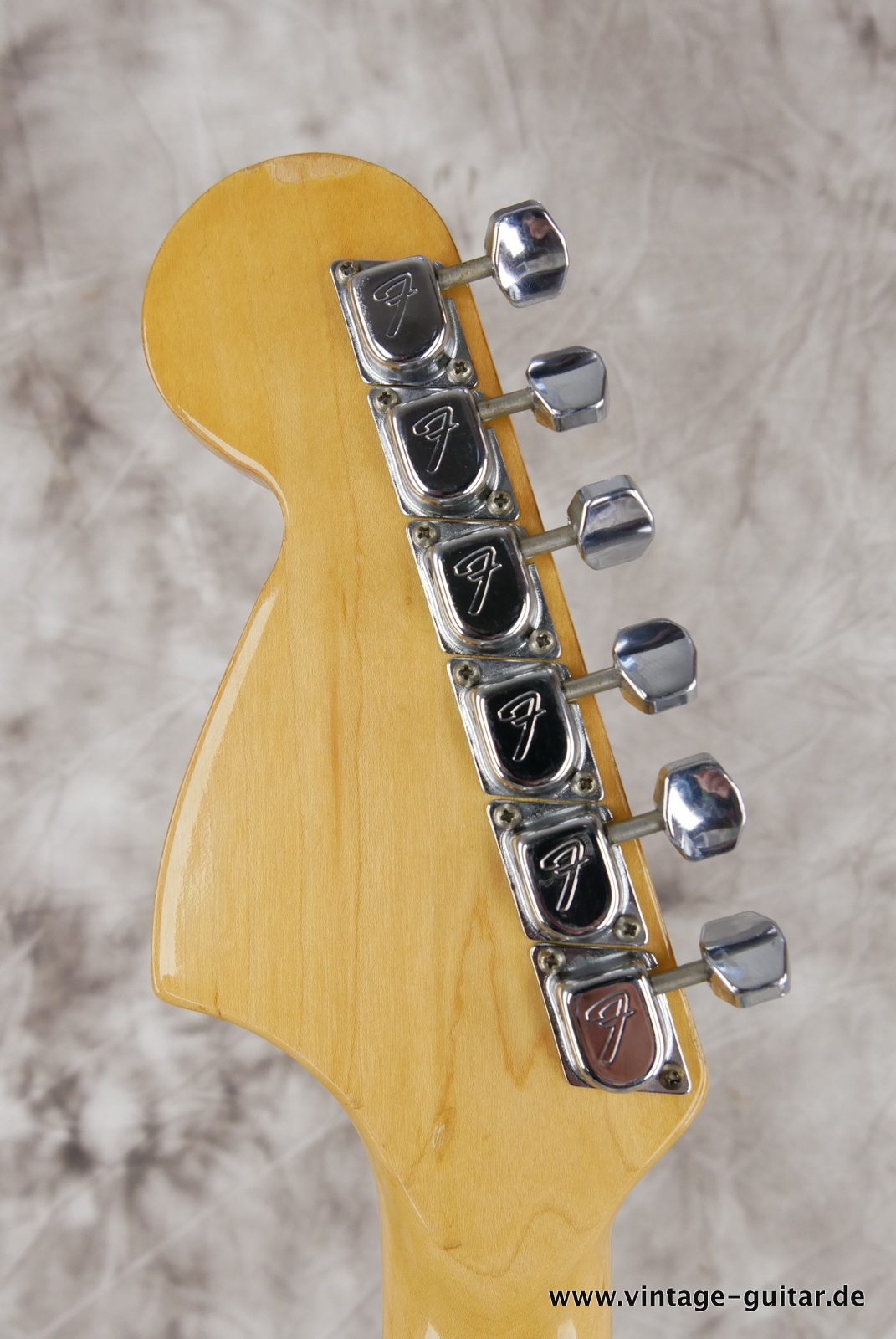 Fender-Stratocaster-1974c-blue-sparkle-006.JPG