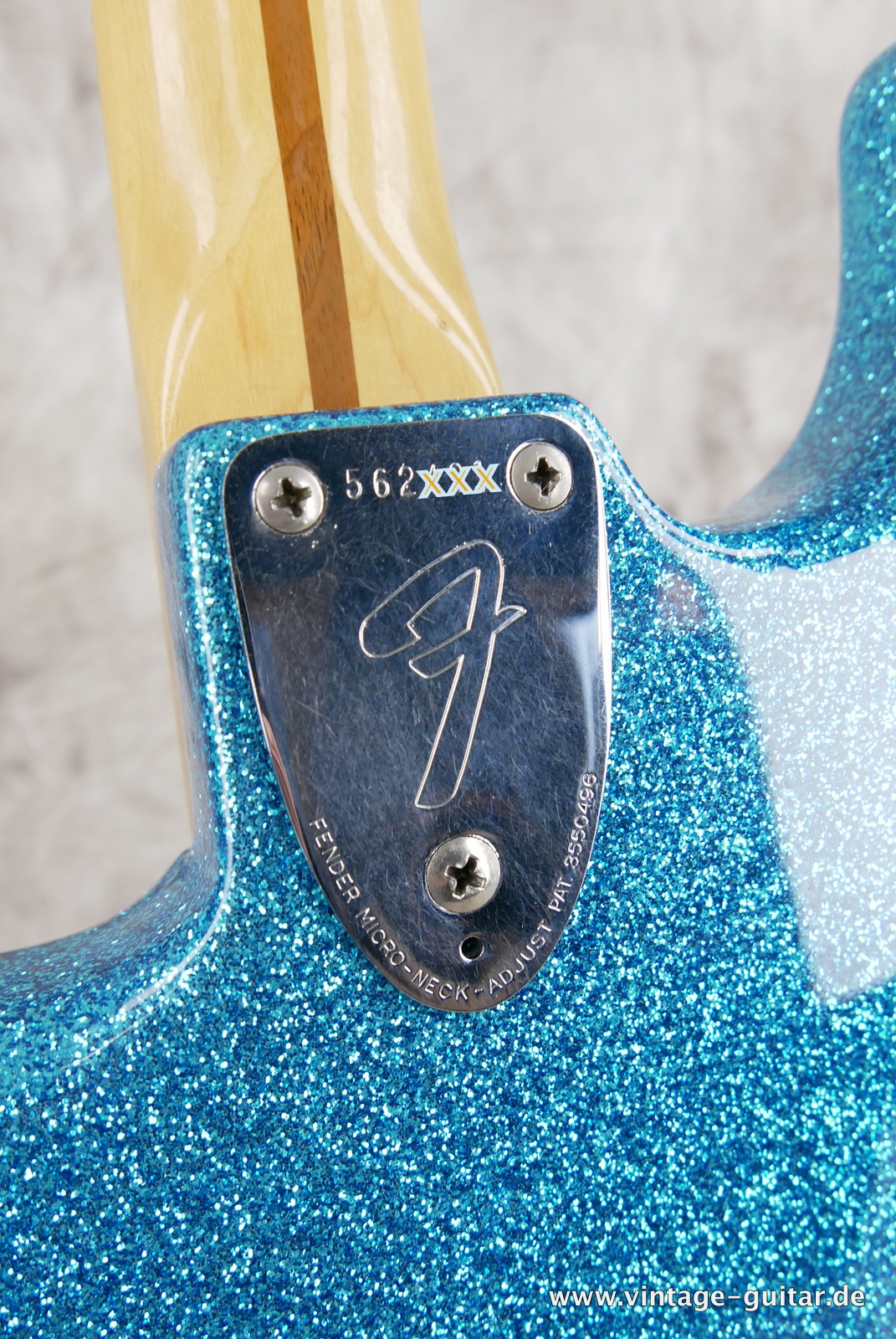 Fender-Stratocaster-1974c-blue-sparkle-013.JPG