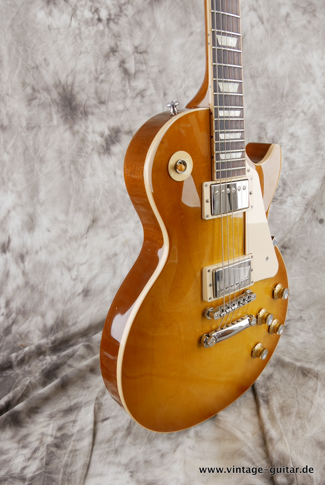 Gibson-Les-Paul-Standard-2019-Unburst-009.JPG