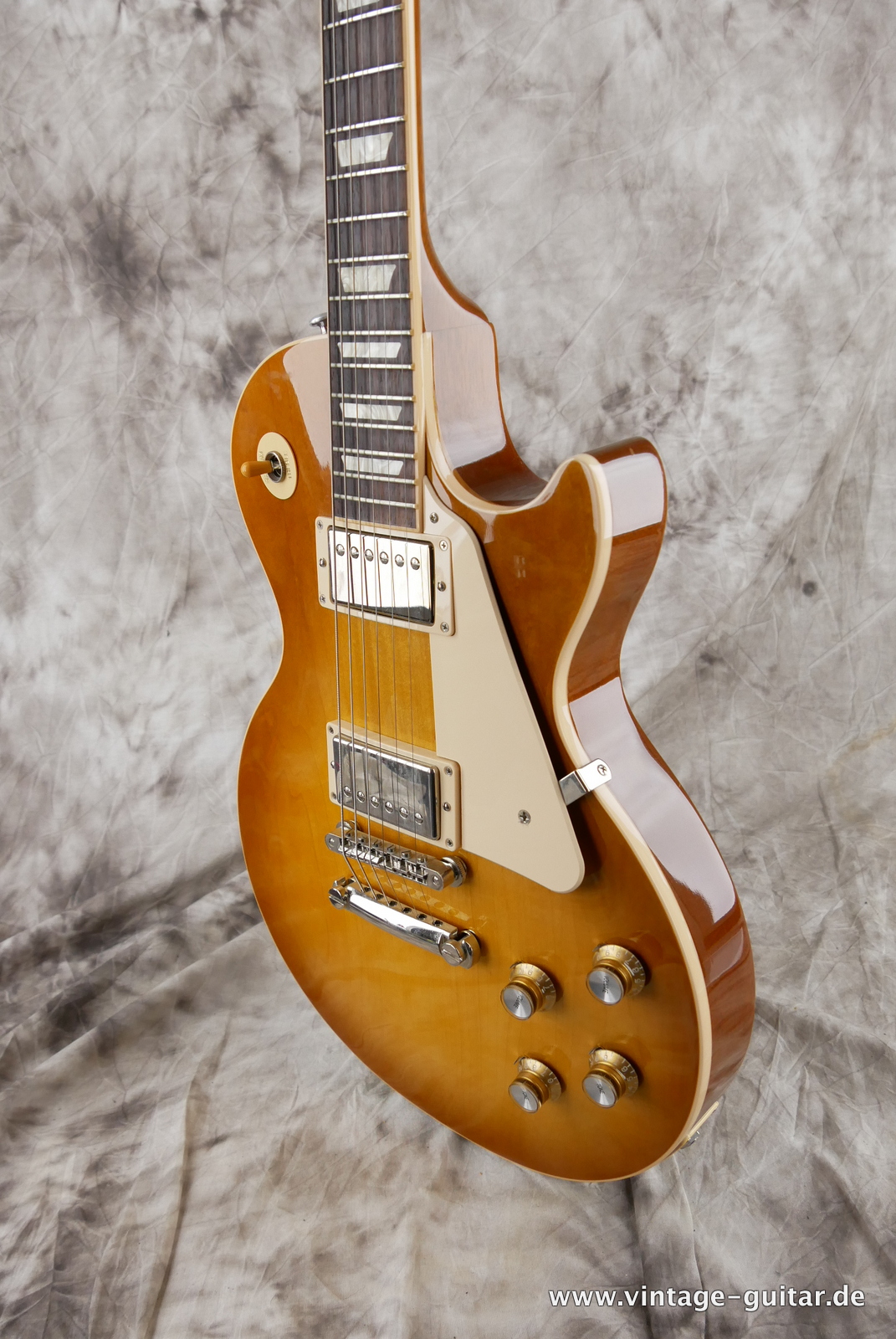 Gibson-Les-Paul-Standard-2019-Unburst-010.JPG