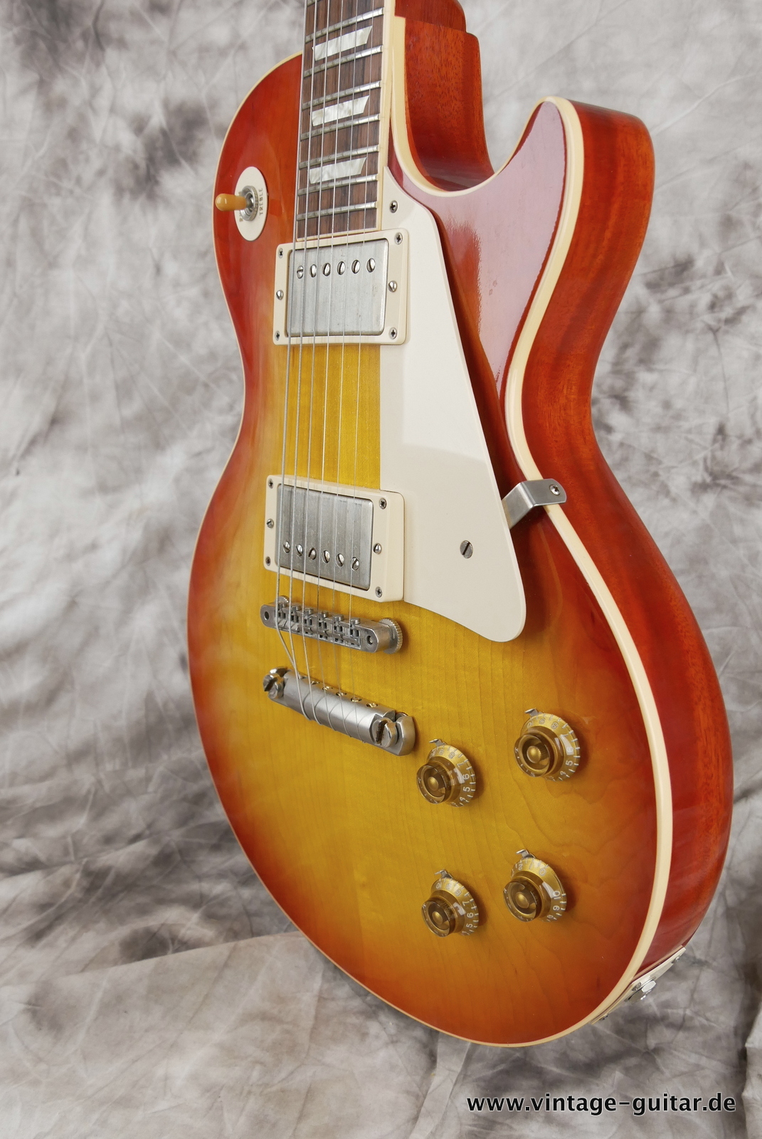 Gibson-Les-Paul-R8-1958-Reissue-Custom-Shop-VOS-010.JPG