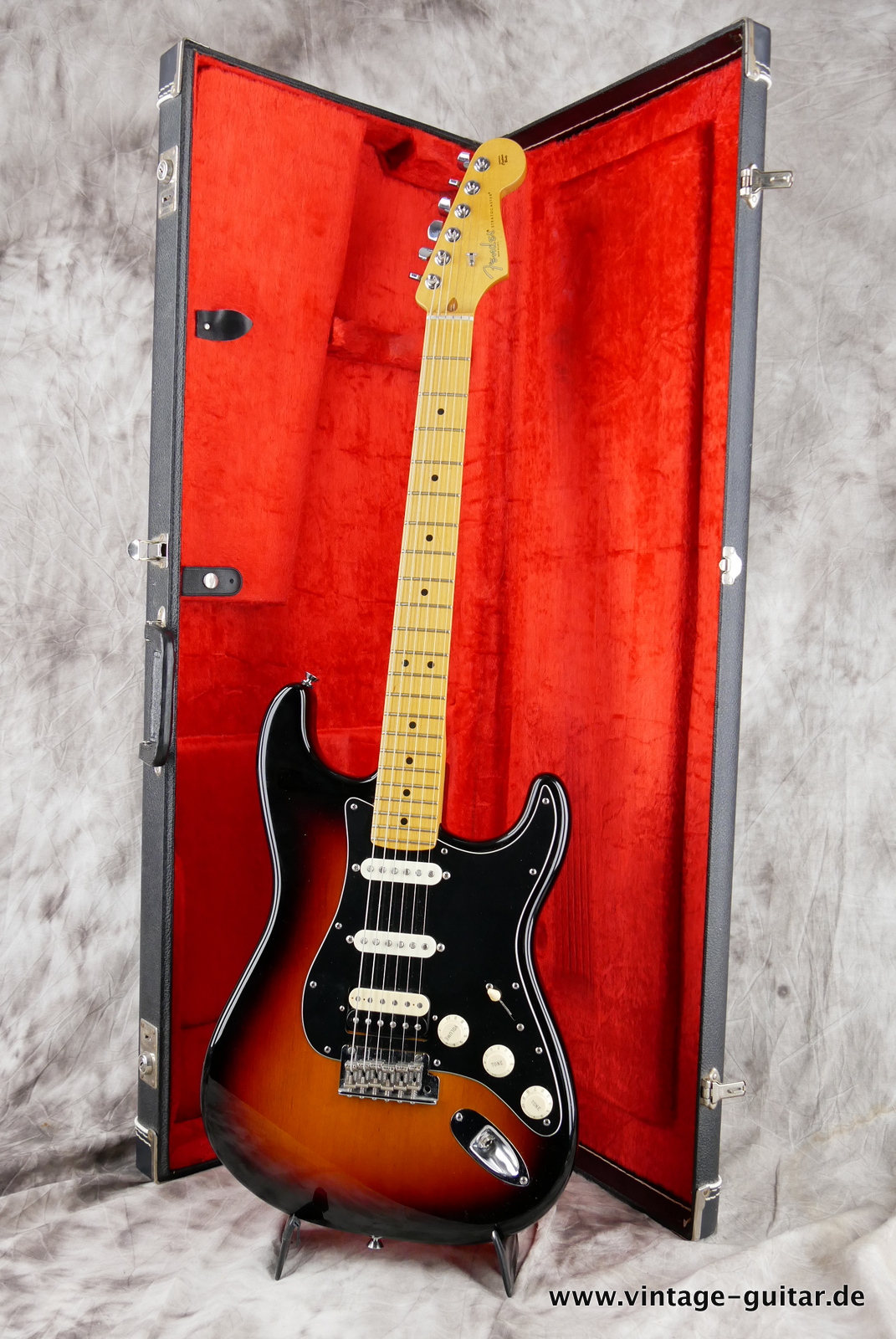 Fender-Stratocaster-American-Standard-HSS-60th-Anniversary-2014-019.JPG