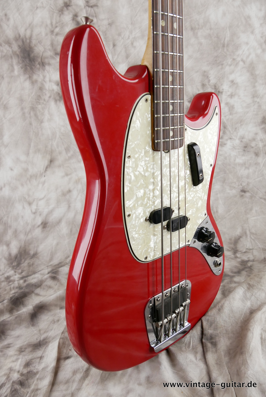 Fender-Mustang-Bass-1966-dakota-red-010.JPG