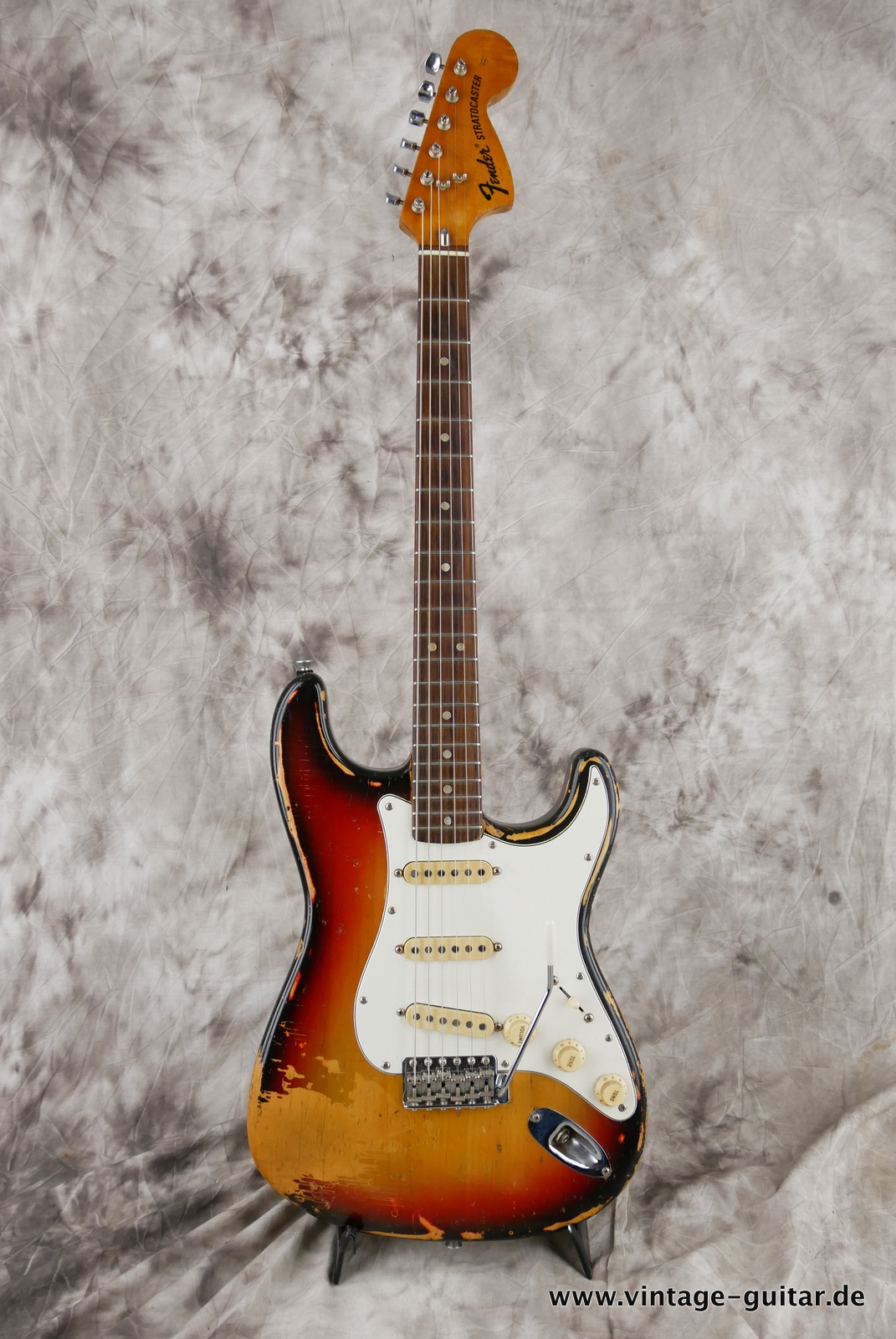 Fender-Stratocaster-1974-sunburst-001.JPG