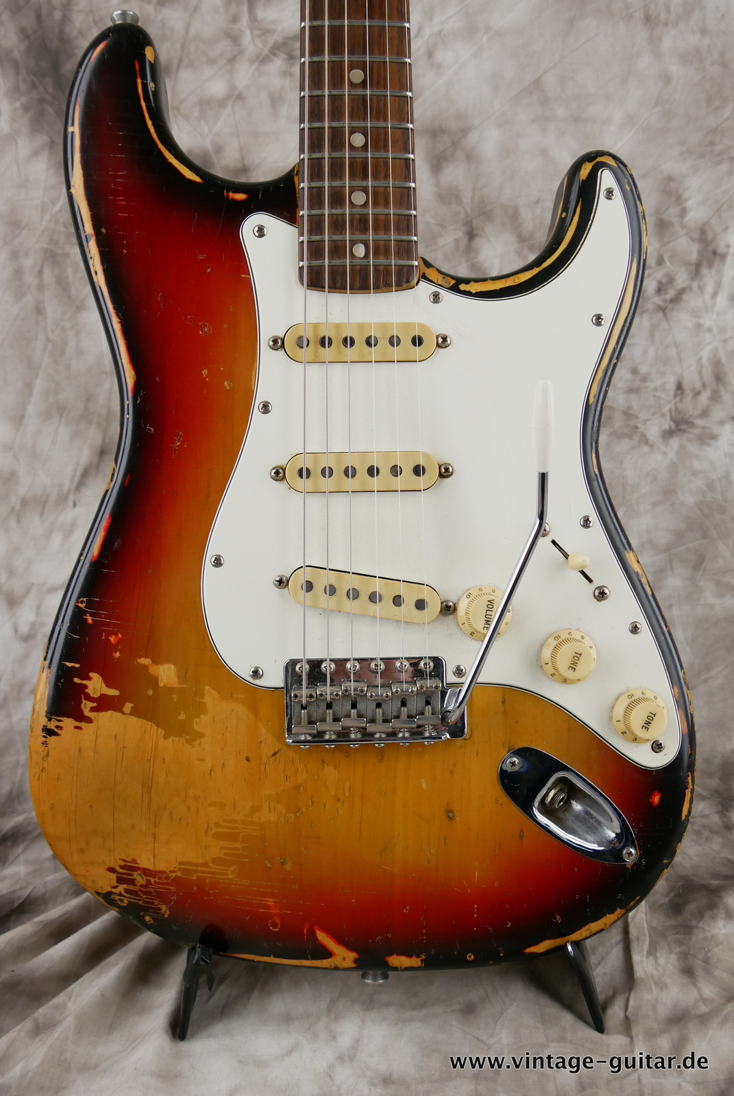 Fender-Stratocaster-1974-sunburst-003.JPG