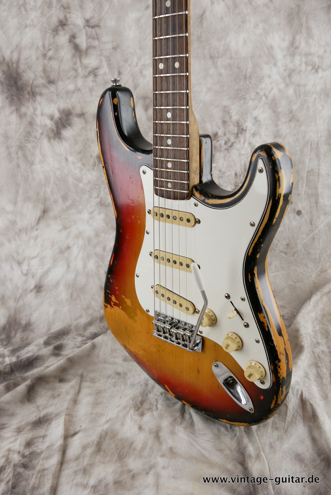 Fender-Stratocaster-1974-sunburst-011.JPG