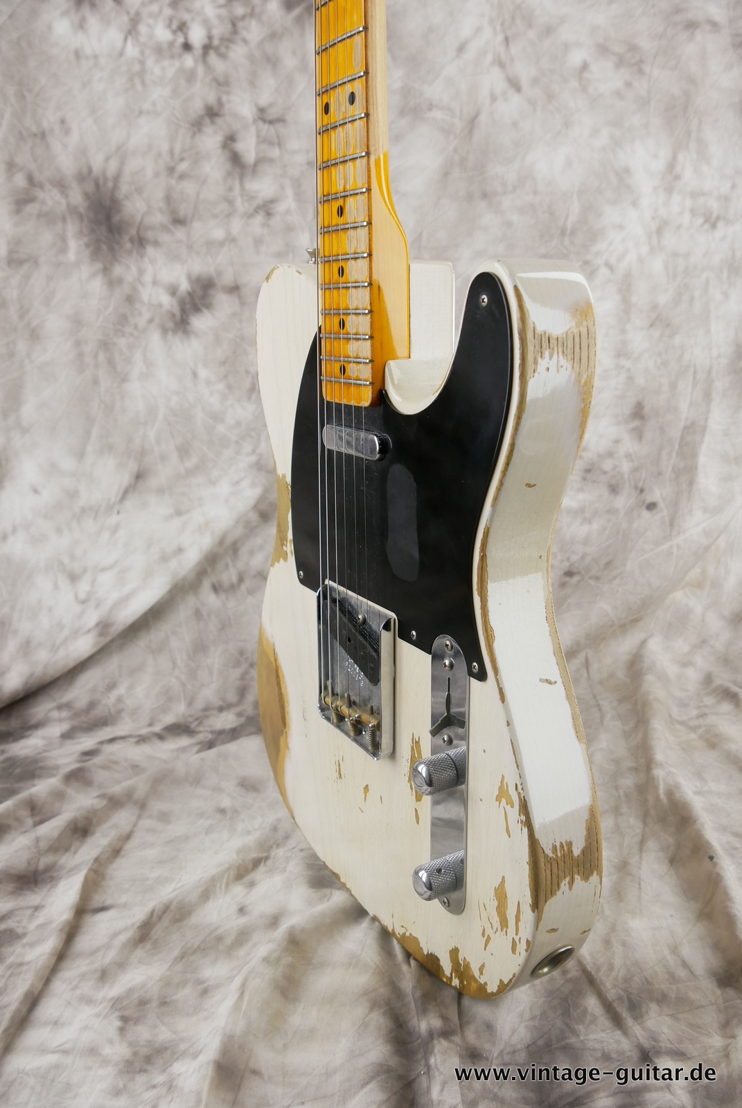 Fender-Telecaster-Custom-52-Heavy-Relic-2019-white-blonde-010.JPG