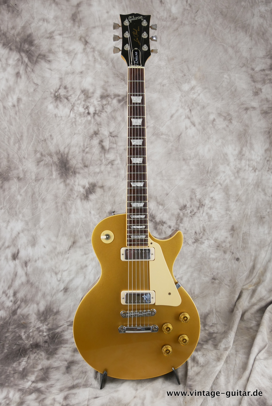 Gibson-Les-Paul-Deluxe-1979-goldtop-001.JPG