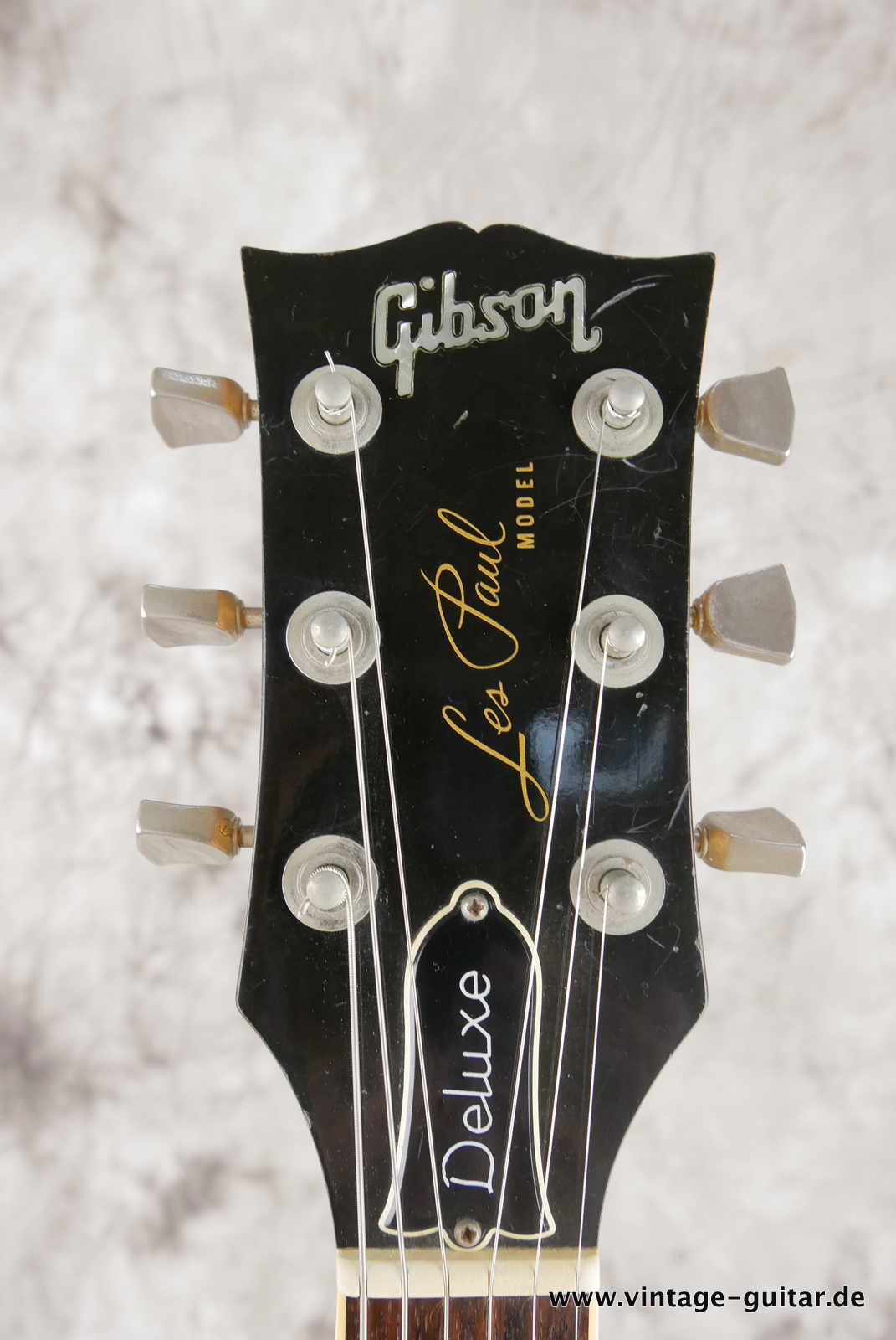Gibson-Les-Paul-Deluxe-1979-goldtop-005.JPG