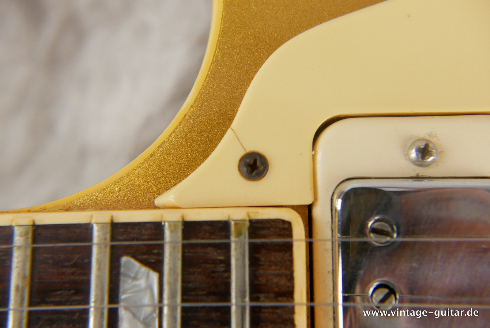 Gibson-Les-Paul-Deluxe-1979-goldtop-014.JPG