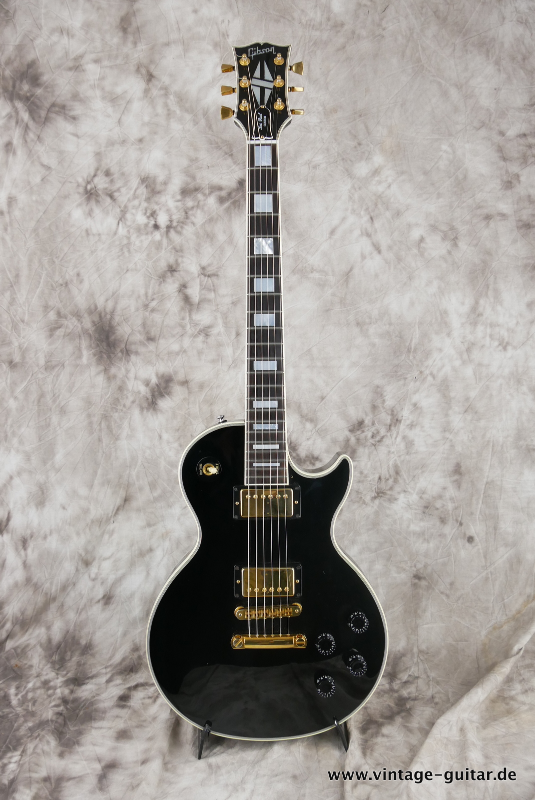 Gibson-Les-Paul-Custom-1987-black-001.JPG