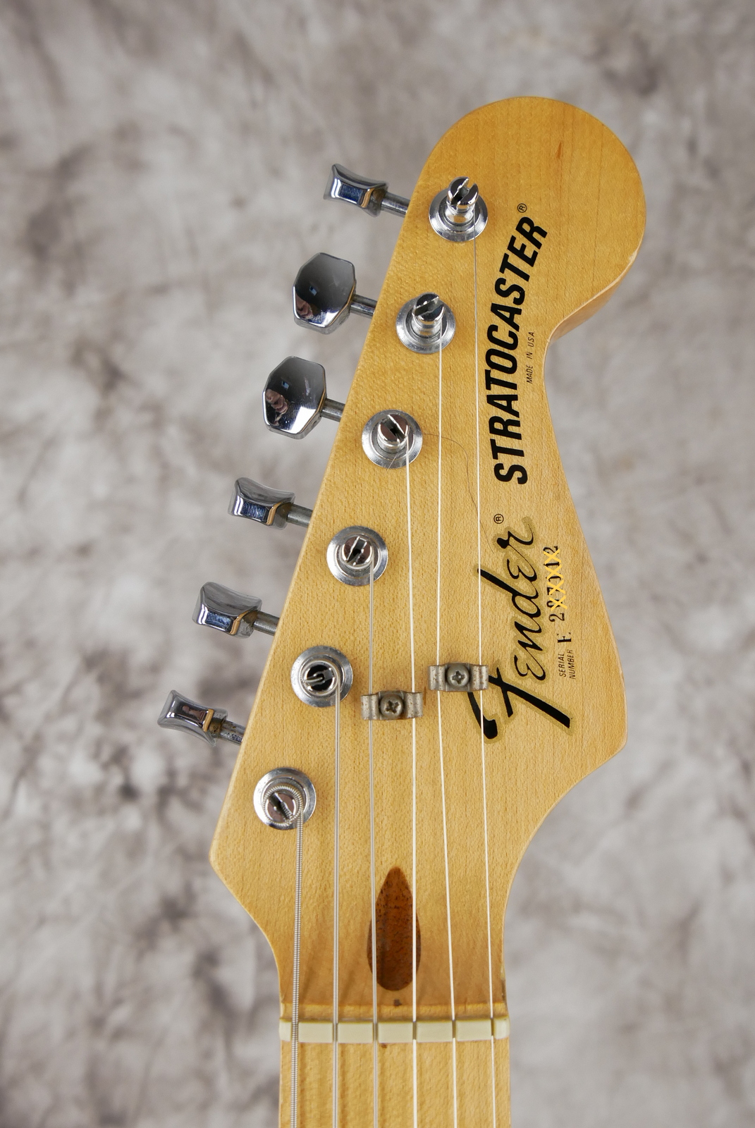 Fender_Stratocaster_Dan_smith_1982_tremolo_hardcase-009.JPG