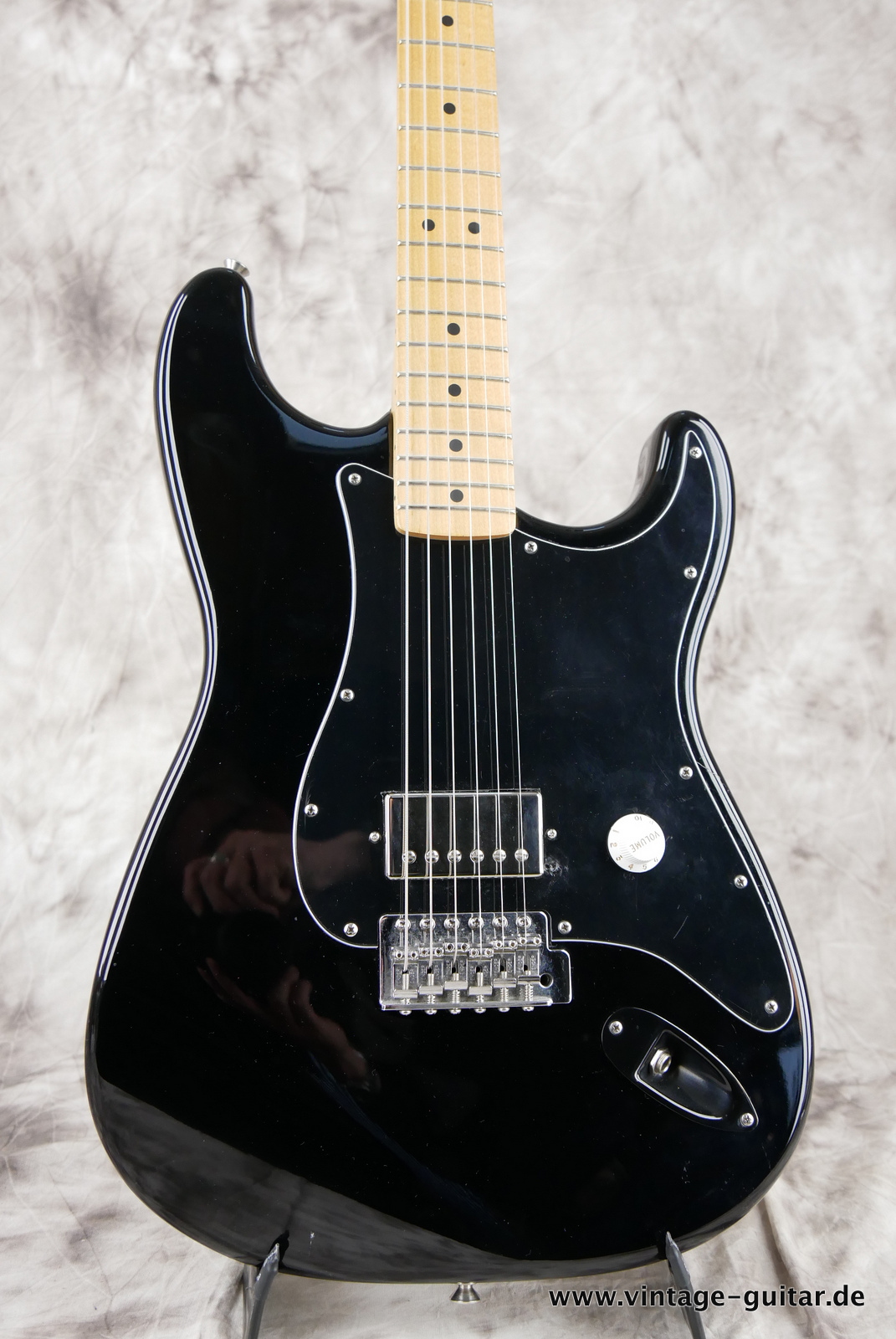 Fender_Stratocaster_black_1996_Humbucker_made_in_mexico-003.JPG