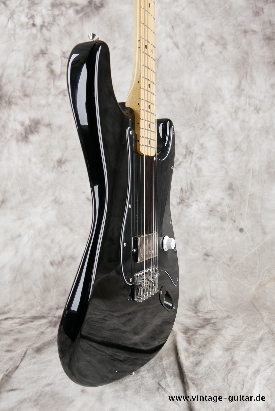 Fender_Stratocaster_black_1996_Humbucker_made_in_mexico-005.JPG