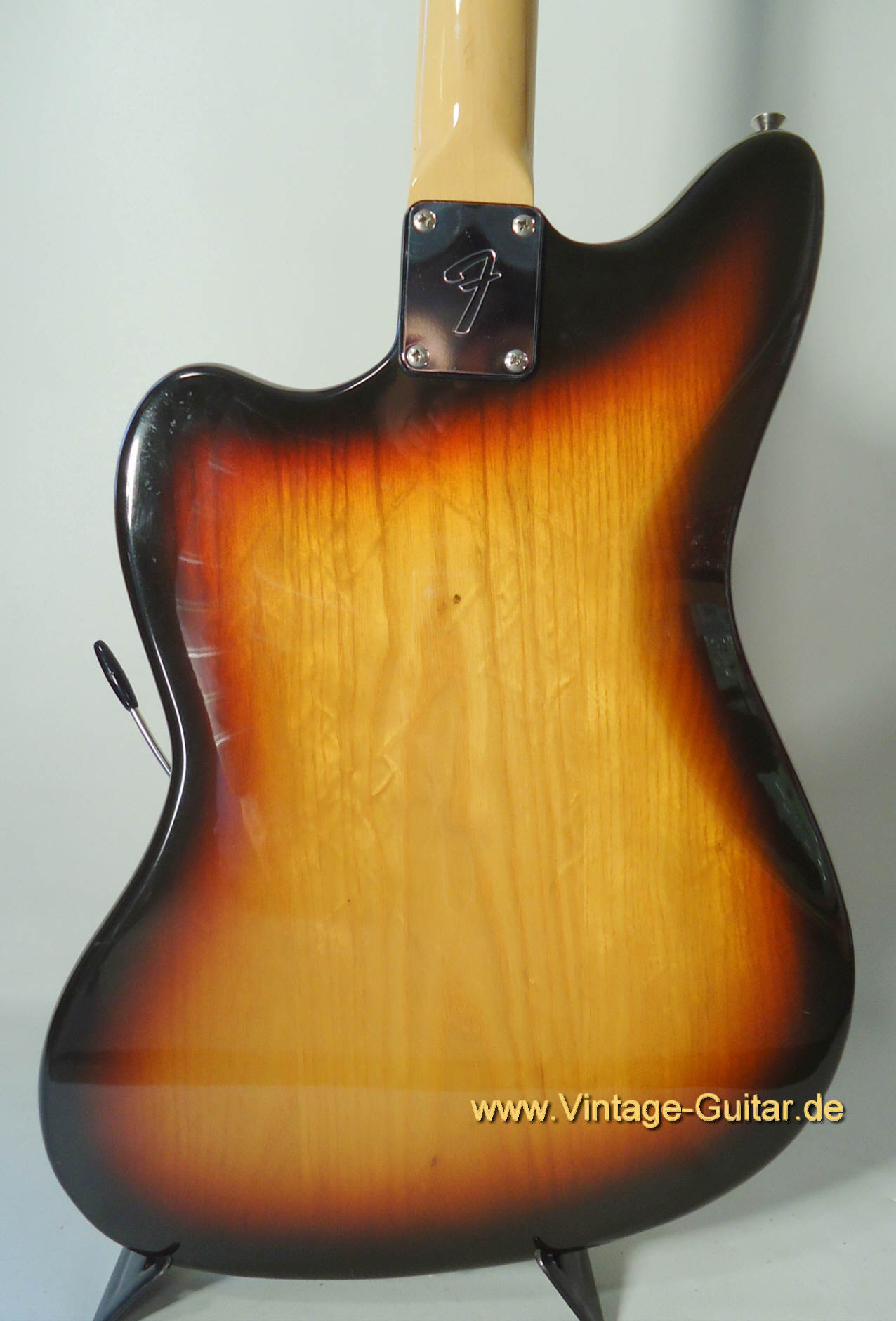 Fender-Jazzmaster-1977-sunburst-d.jpg