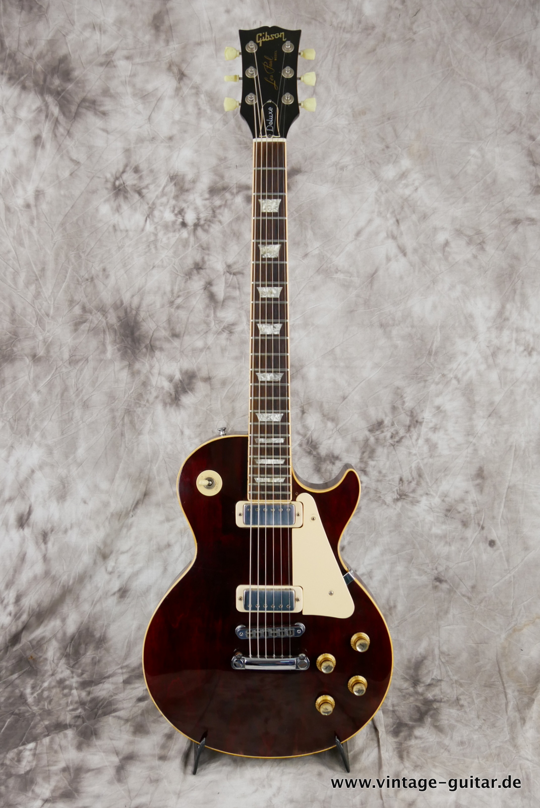 Gibson-Les-Paul-Deluxe-1976-winered-001.JPG