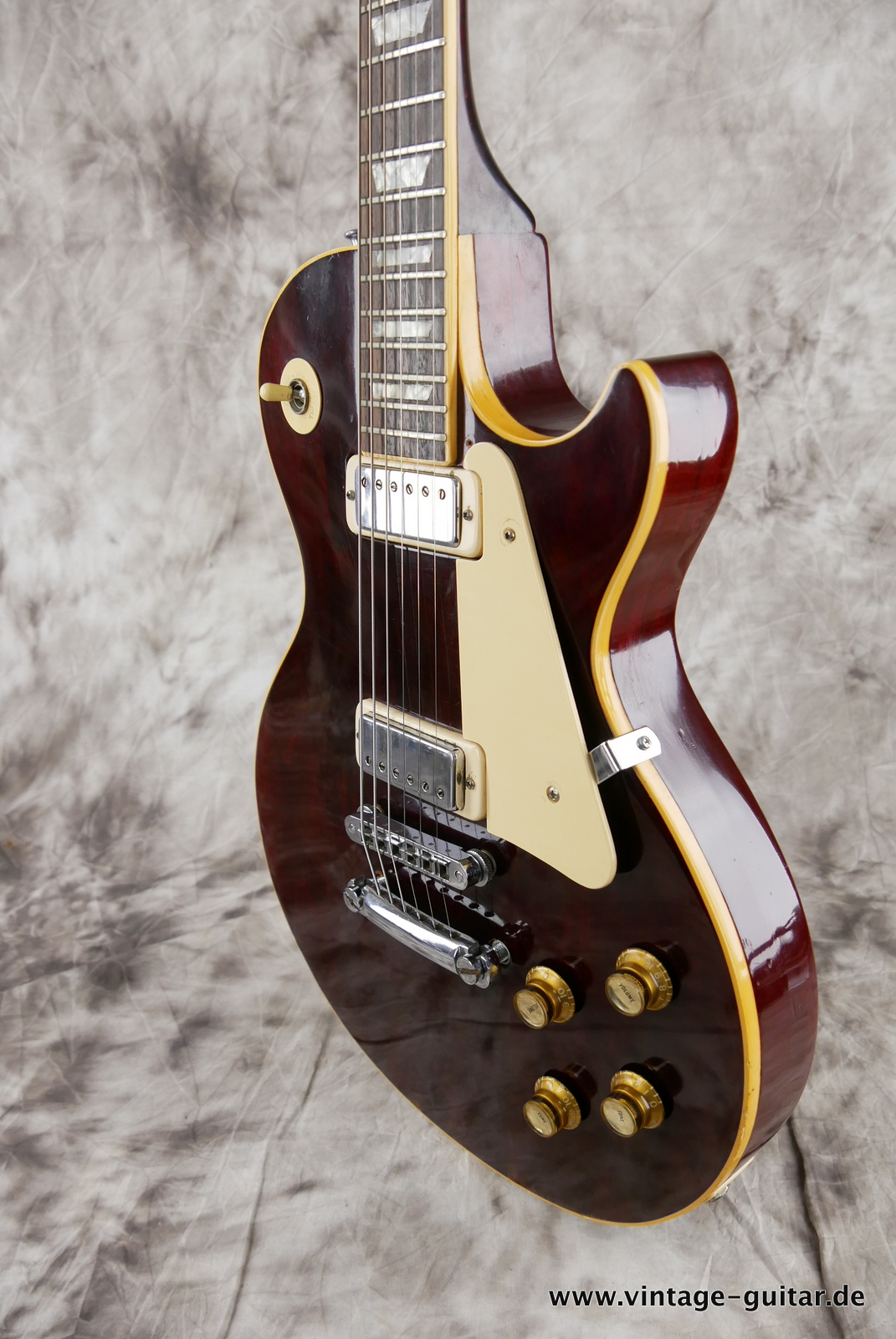 Gibson-Les-Paul-Deluxe-1976-winered-010.JPG