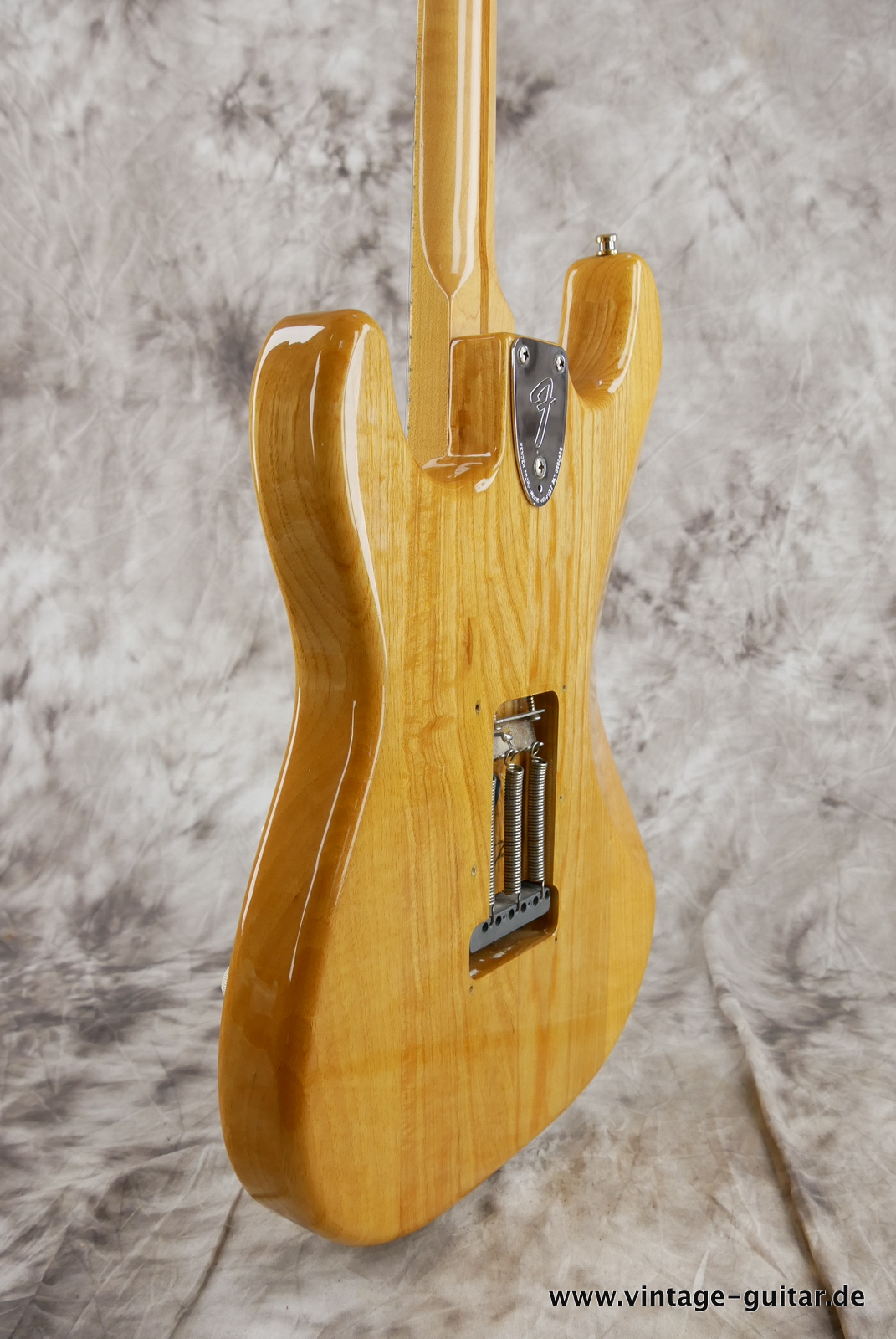 Fender_Stratocaster_70s_reissue_maple_neck_1999_Mexico-007.JPG
