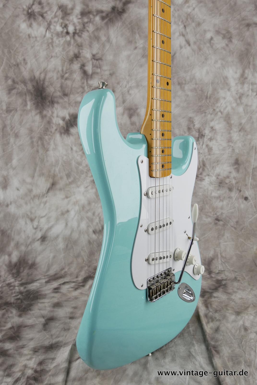 Fender-Stratocaster-ST62:ST54-Japan-1996-seafoam-green-010.JPG