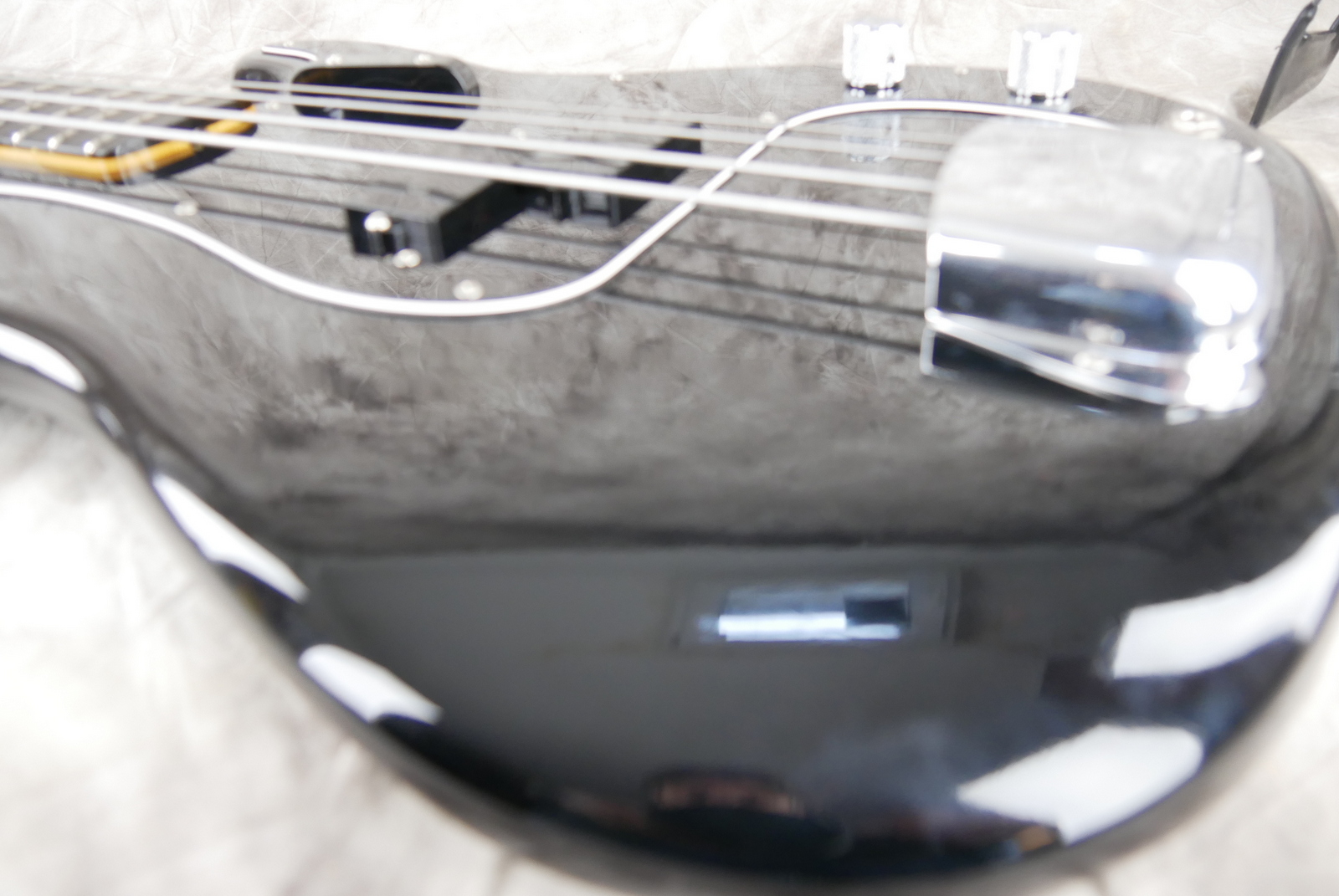 Fender-Precision-Bass-59-RI-black-Custom-Shop-ebony-fretboard-014.JPG