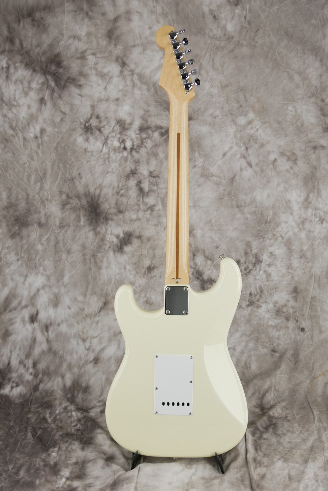 Fender_Stratocaster_Squier_series_Japan_olympic_white_1993-002.JPG