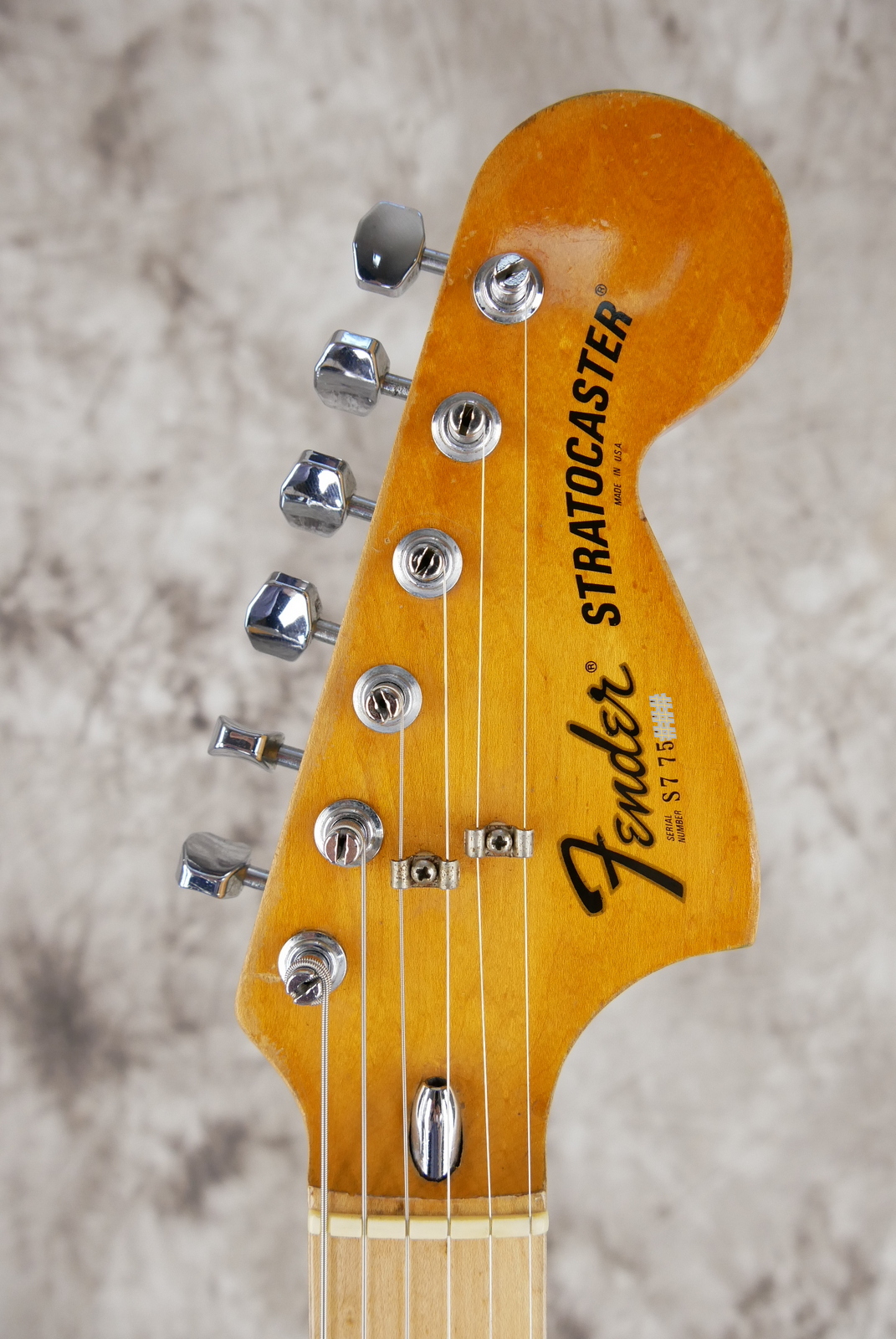 Fender_Stratocaster_10_piece_body_natural_USA_1977-009.JPG