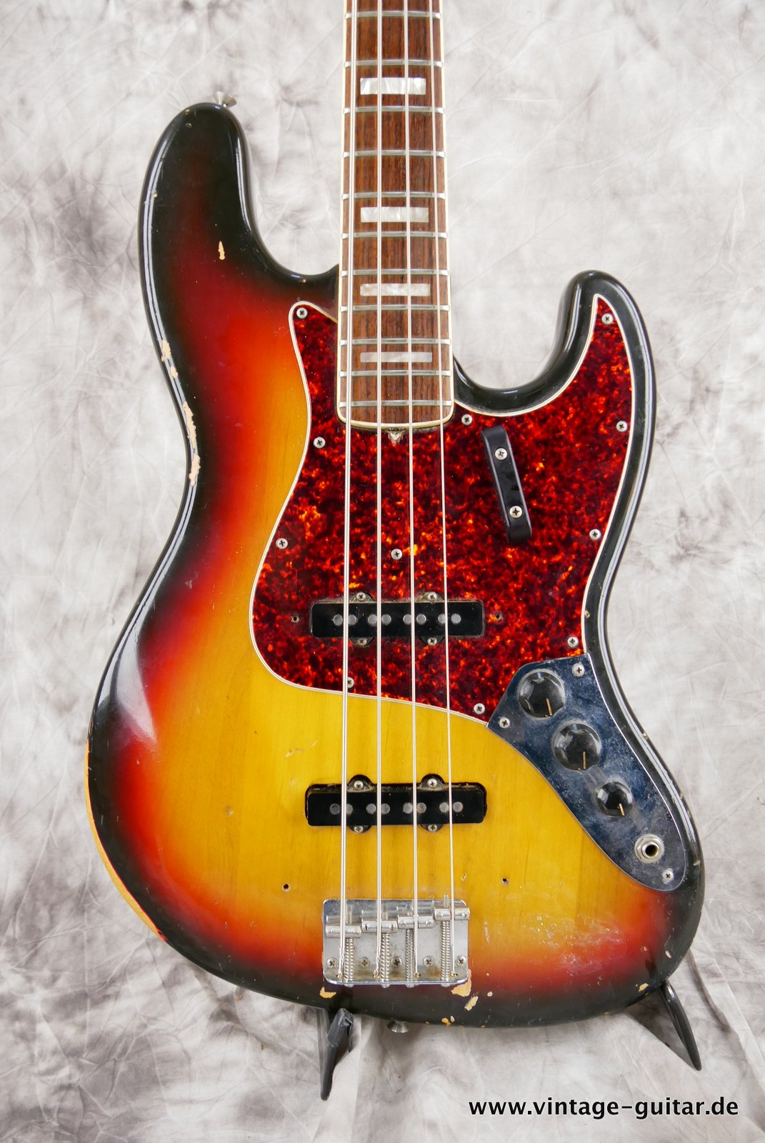 Fender_Jazz_Bass-1972-sunburst-003.JPG
