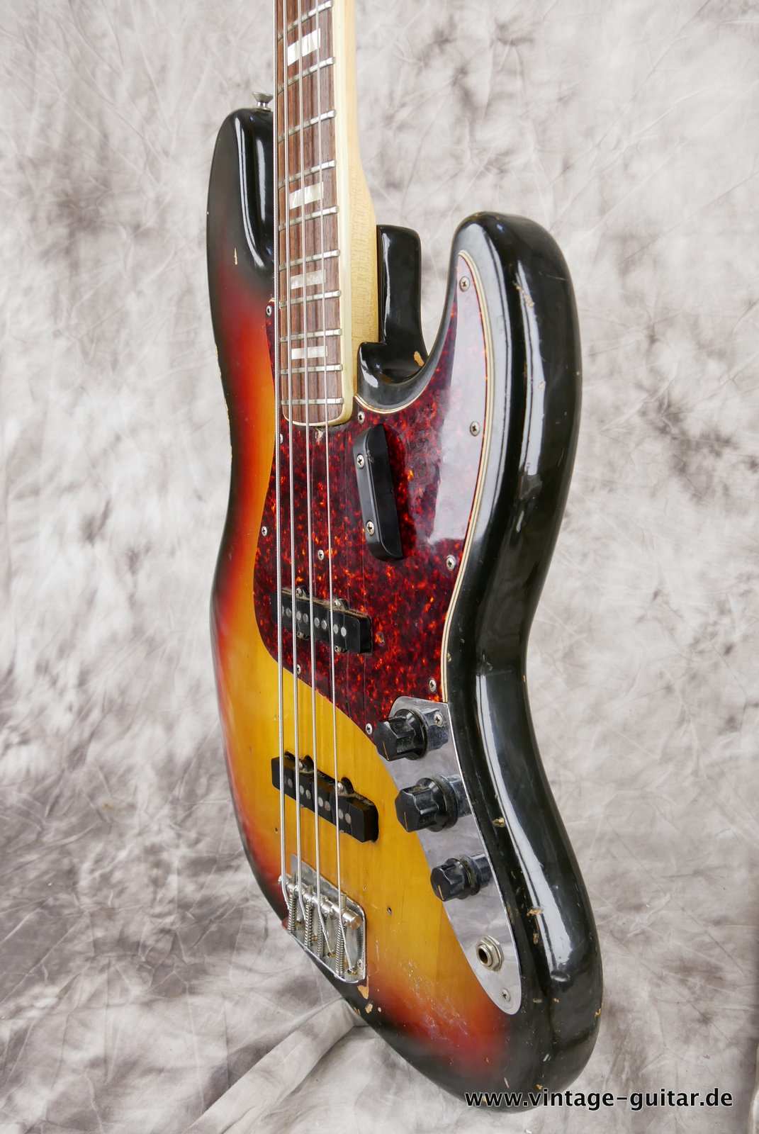 Fender_Jazz_Bass-1972-sunburst-006.JPG