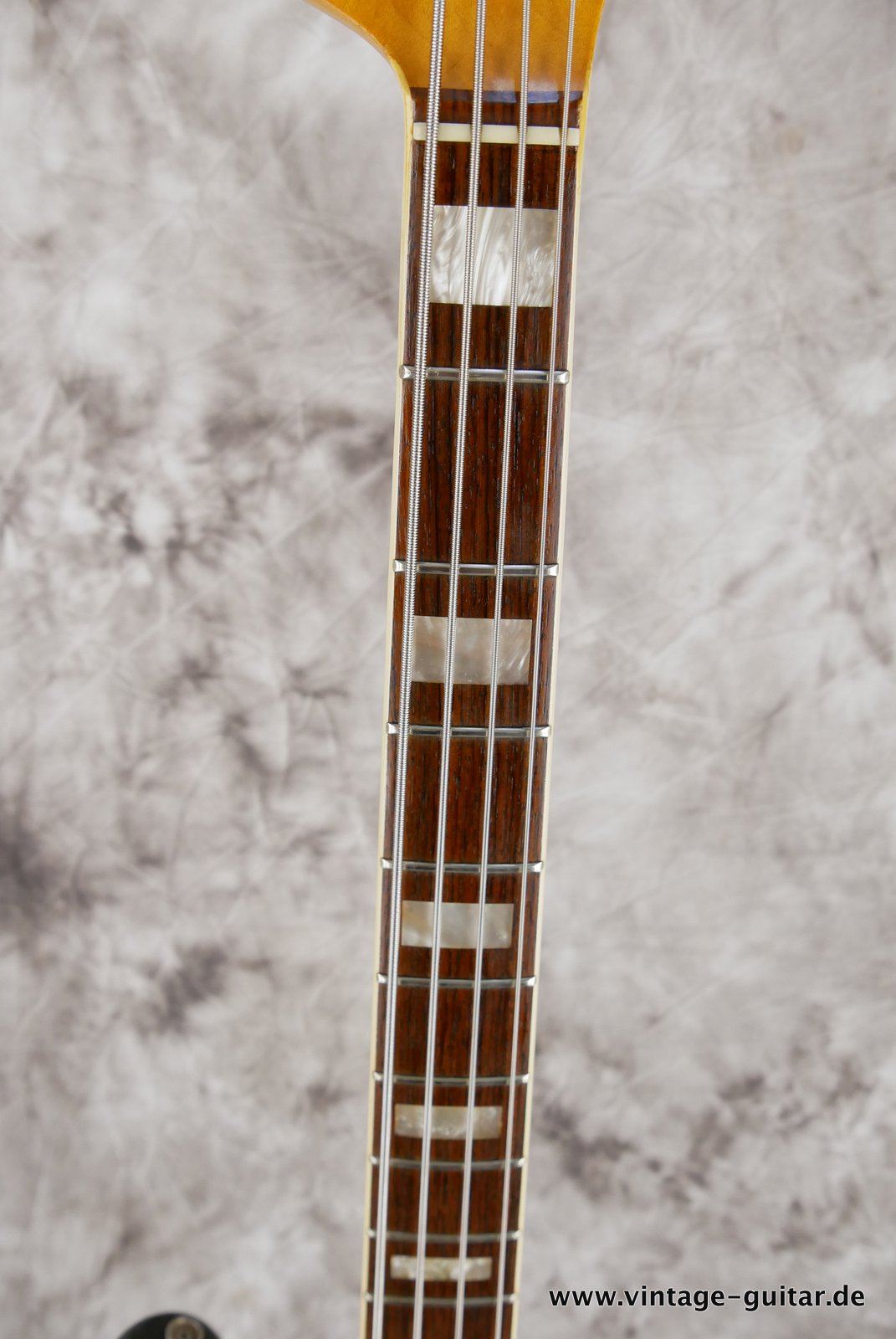Fender_Jazz_Bass-1972-sunburst-011.JPG