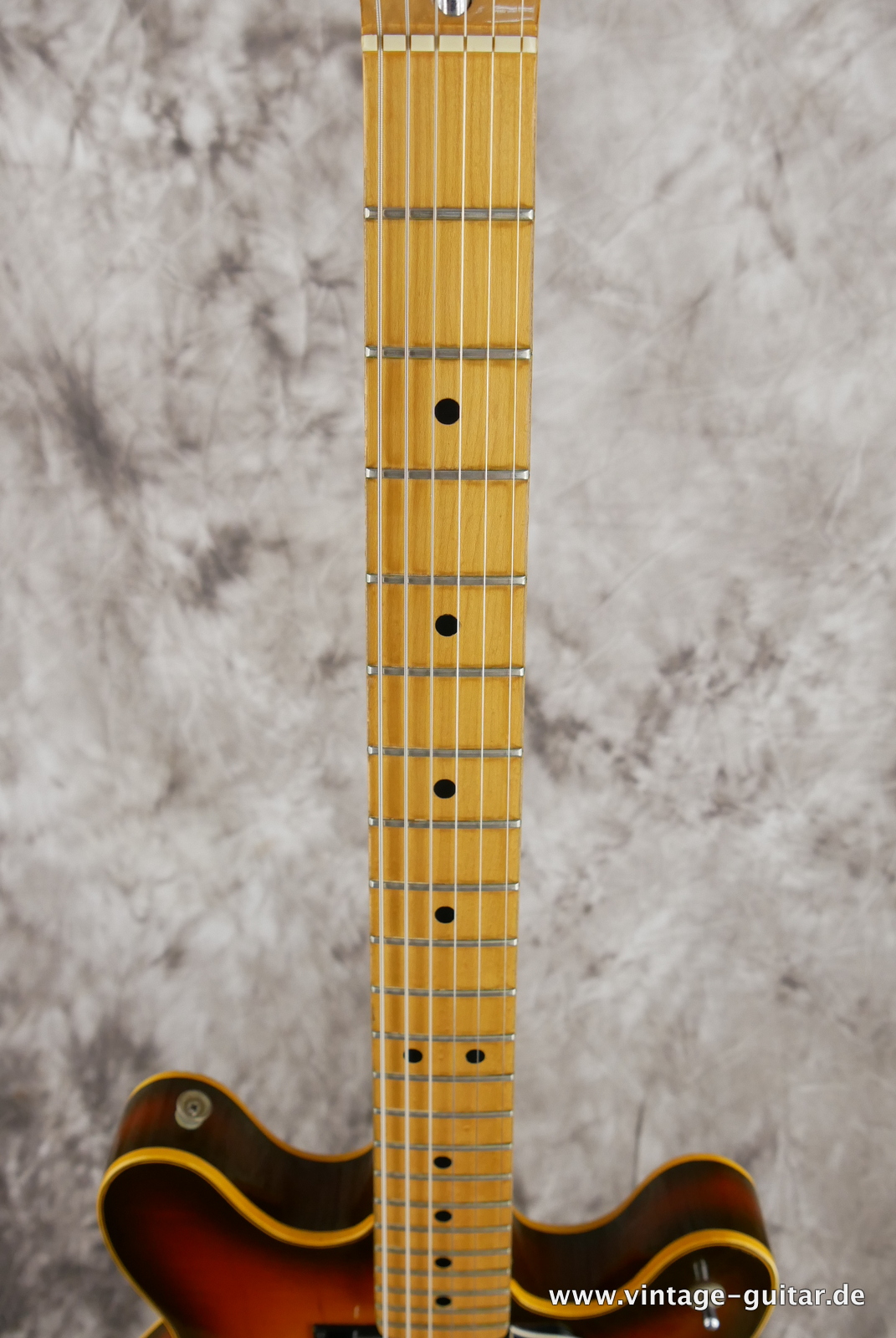 Fender-Starcaster-1974-sunburst-005.JPG