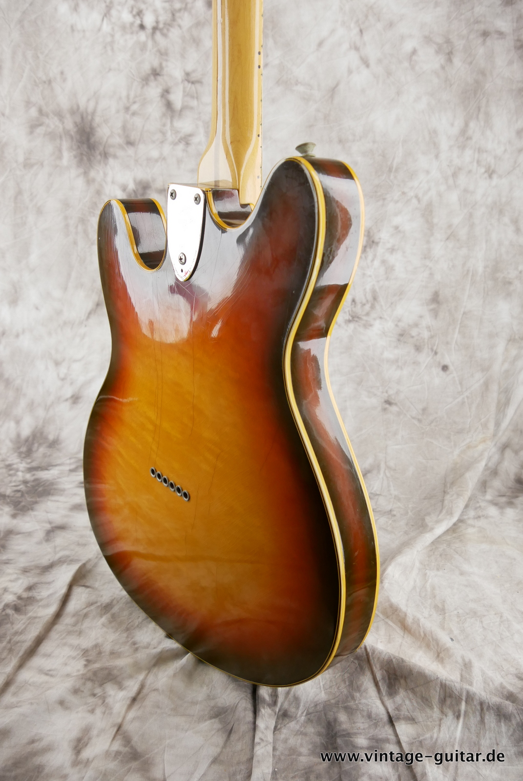 Fender-Starcaster-1974-sunburst-013.JPG