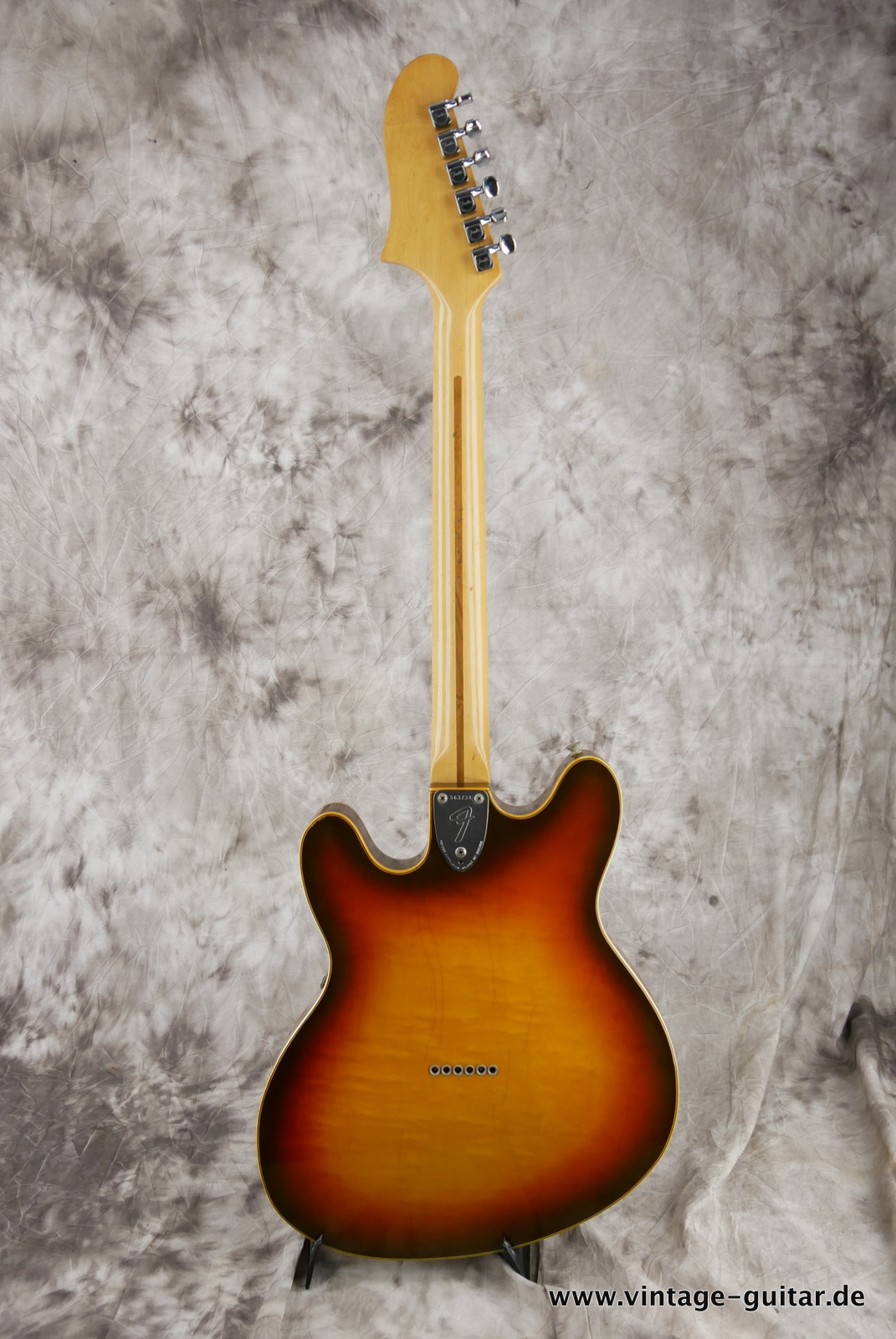Fender-Starcaster-1974-sunburst-02.JPG