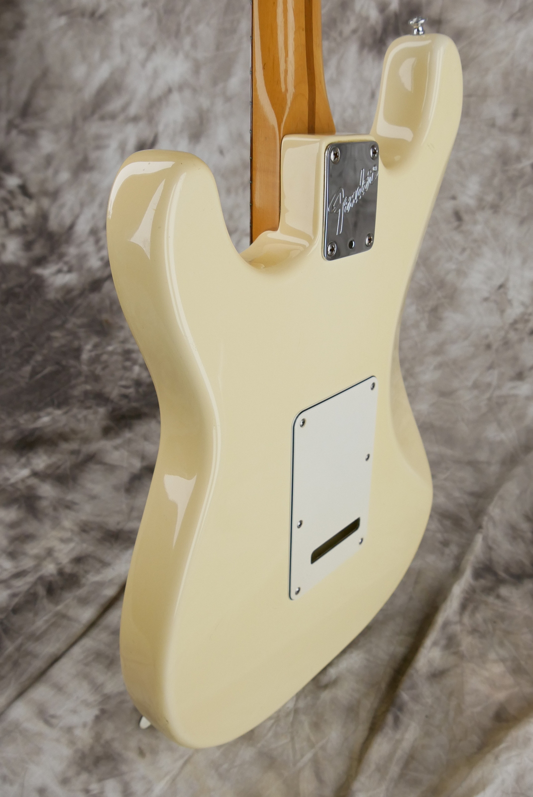 Fender_Stratocaster_AM_Standard_olympic_white_1995-007.JPG