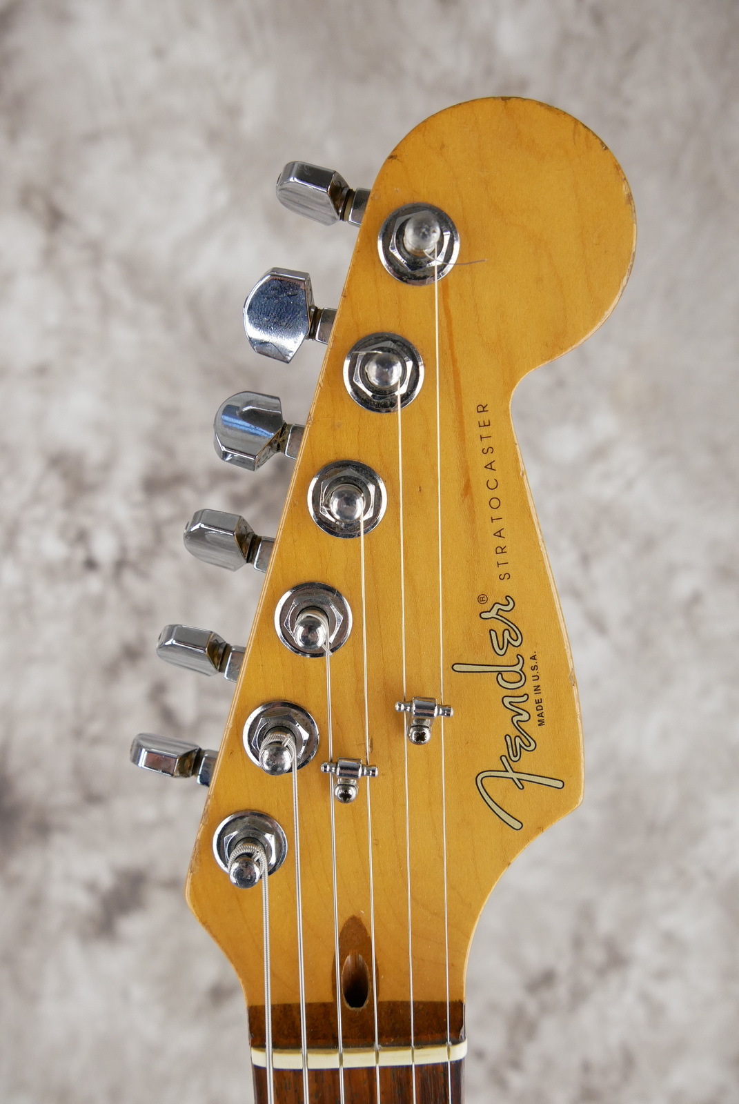 Fender_Stratocaster_AM_Standard_olympic_white_1995-009.JPG