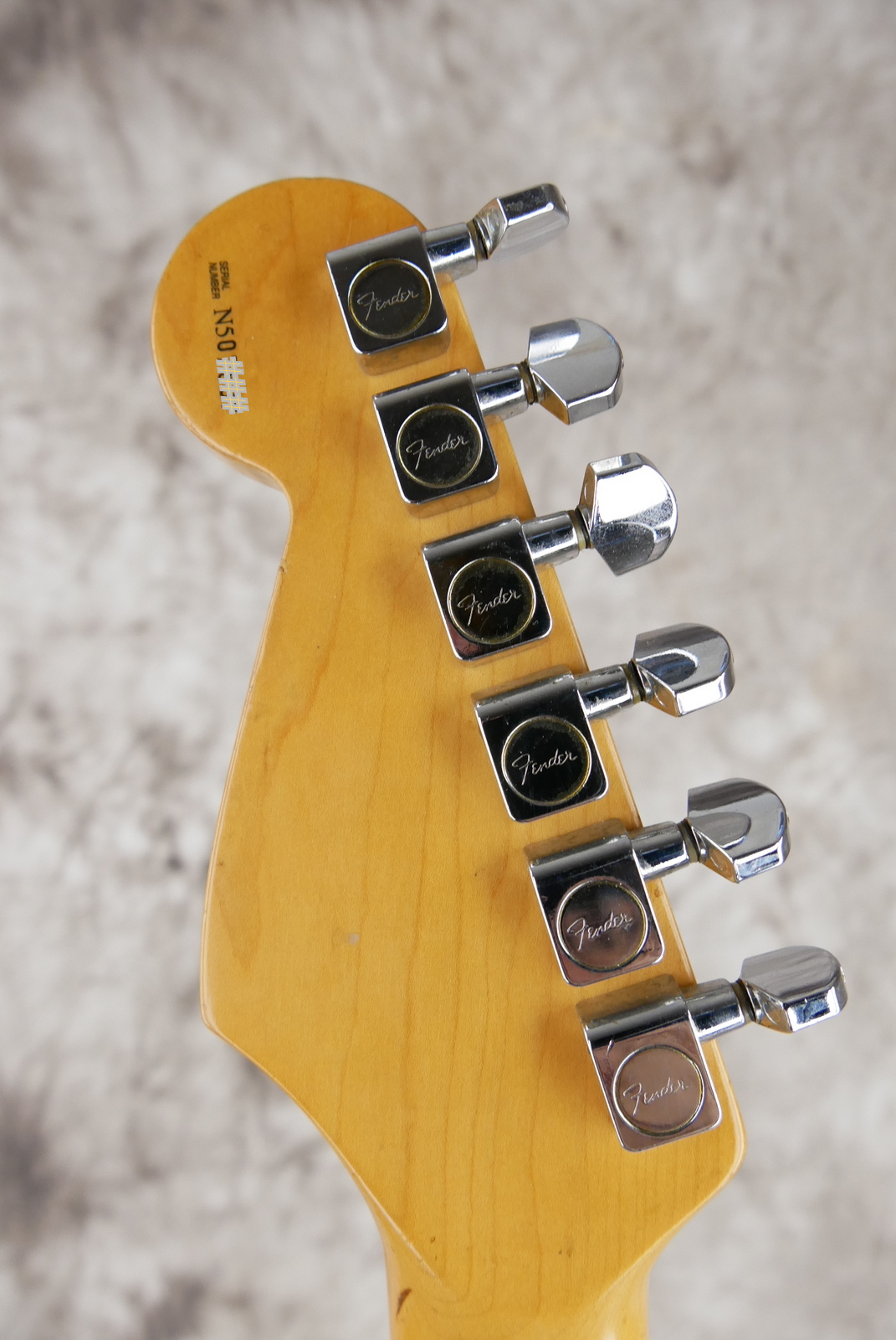 Fender_Stratocaster_AM_Standard_olympic_white_1995-010.JPG