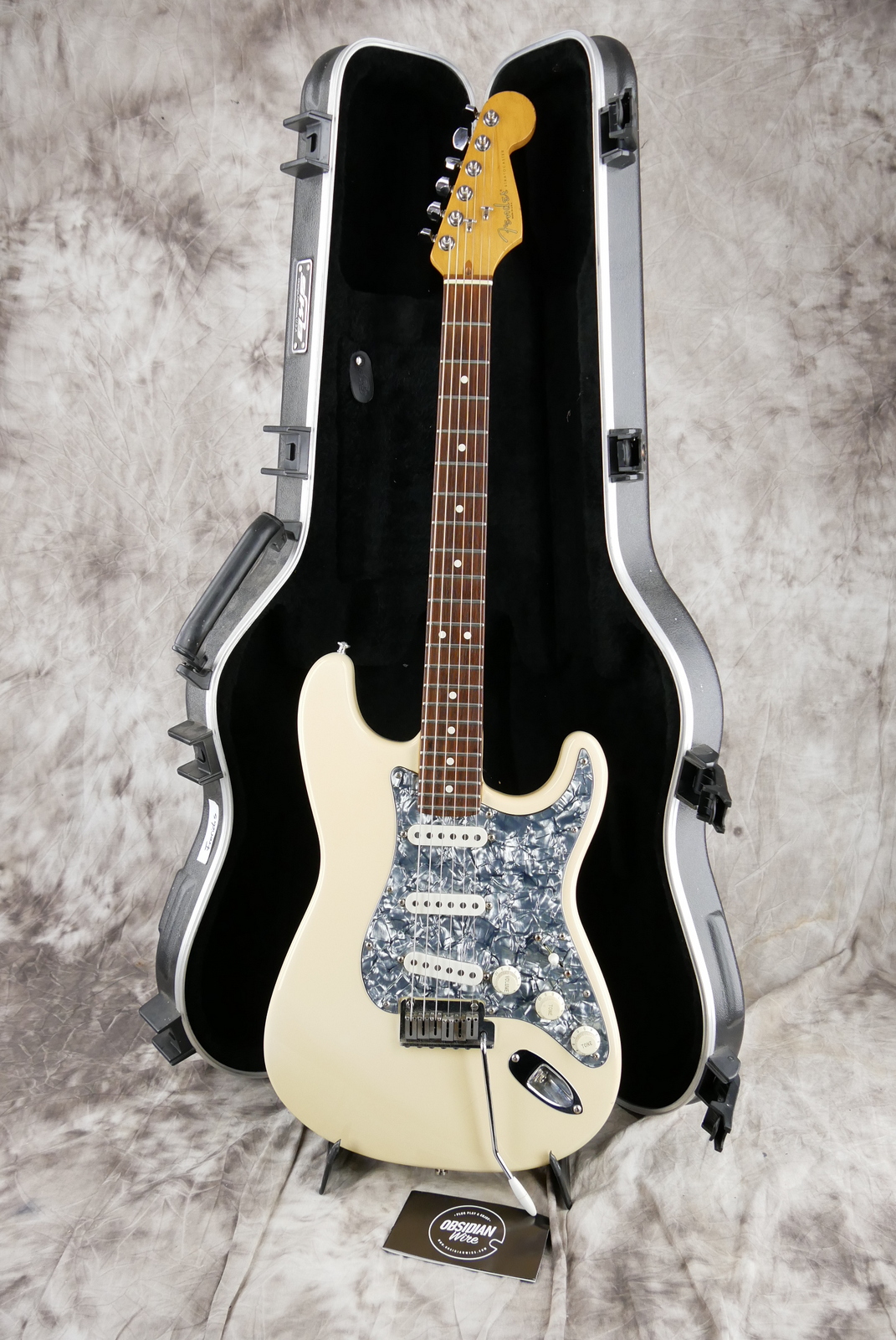 Fender_Stratocaster_AM_Standard_olympic_white_1995-014.JPG