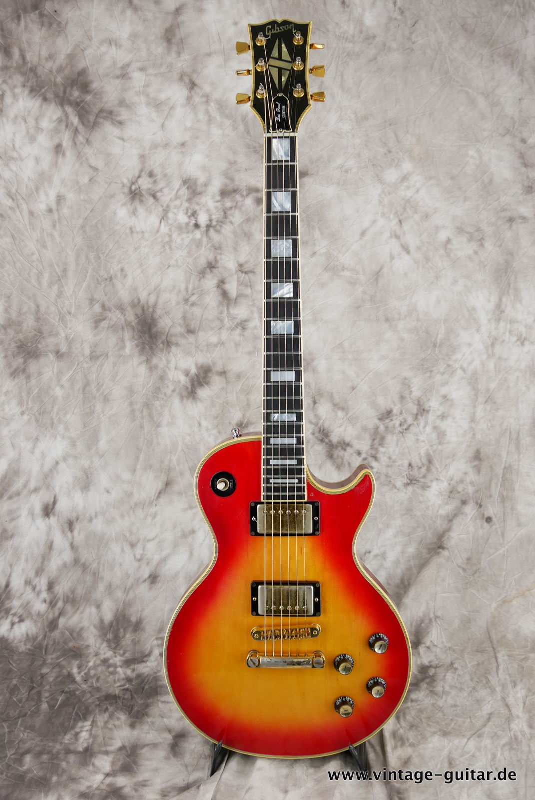 Gibson_Les_Paul_Custom_cherry_sunburst_1978-001.JPG